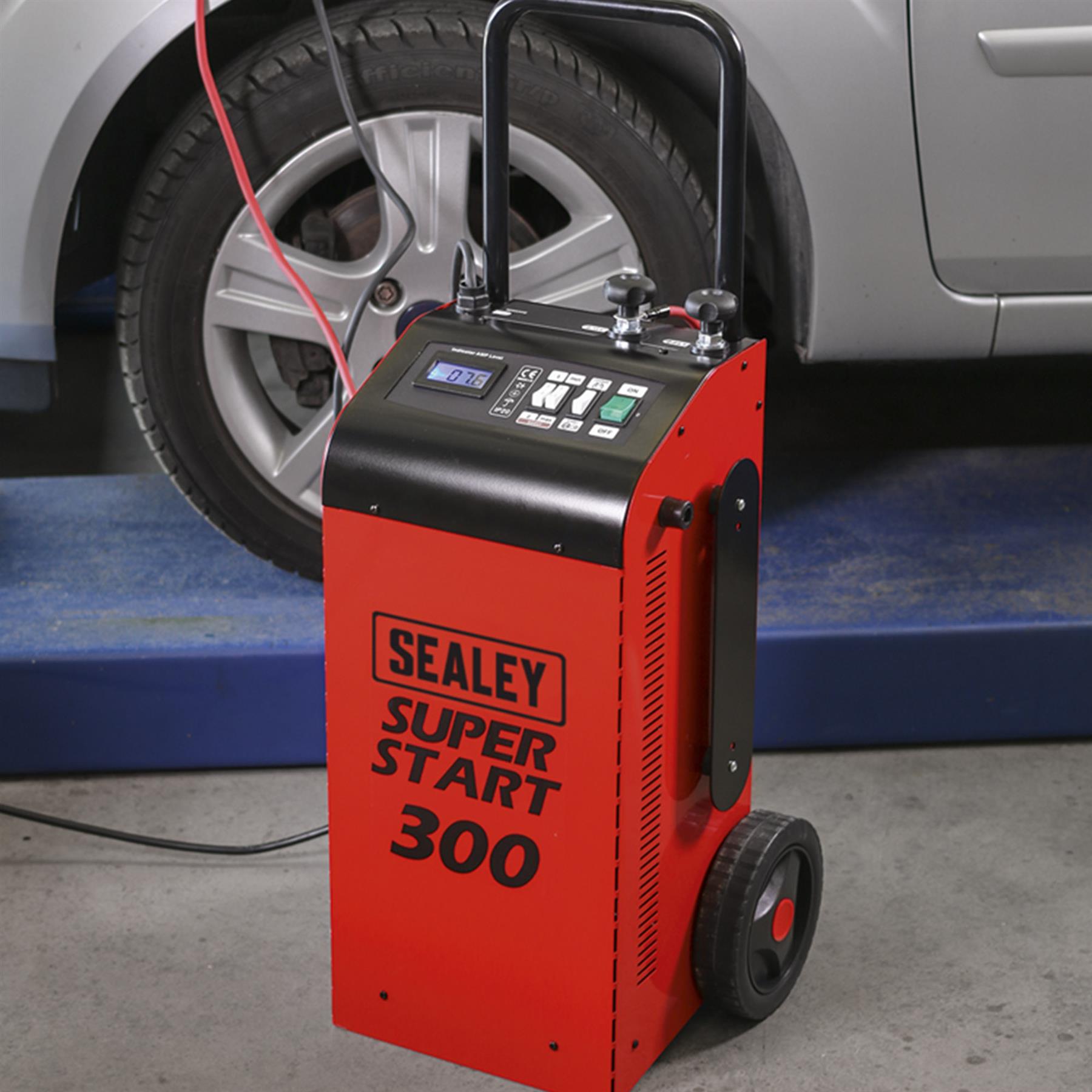 Sealey Starter/Charger 300Amp 12/24V Battery Starter Charger