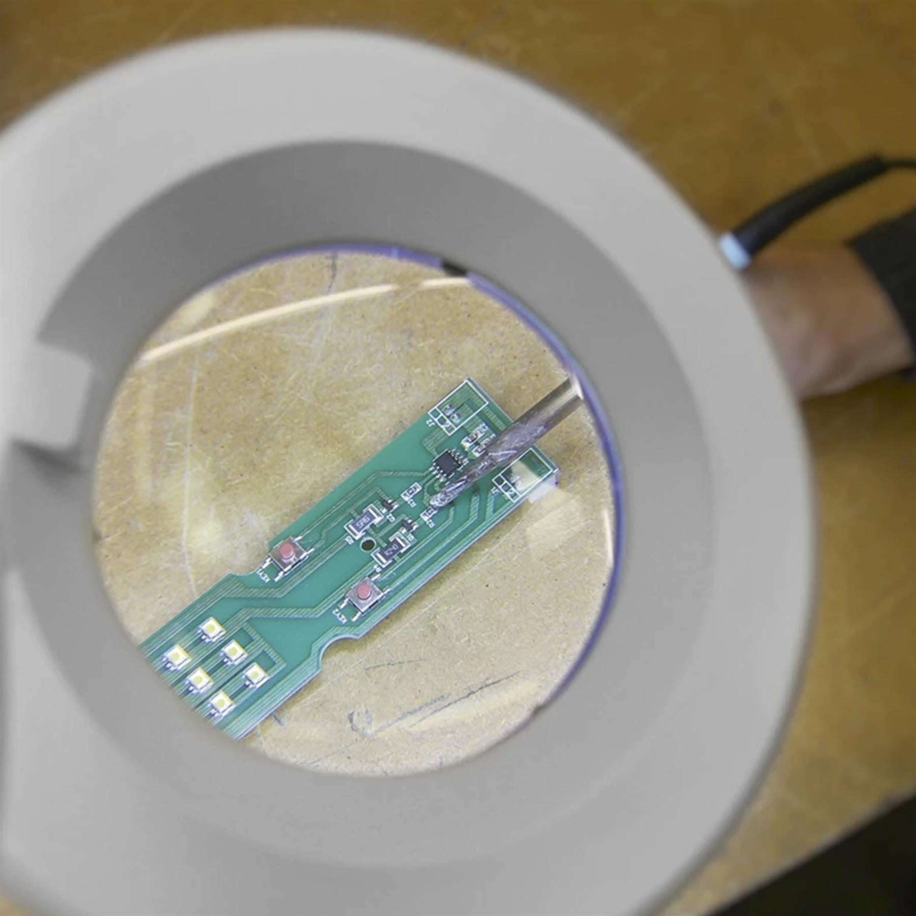 Bench Mounting Magnifying Work Light 48 SMD LED 230V Sealey