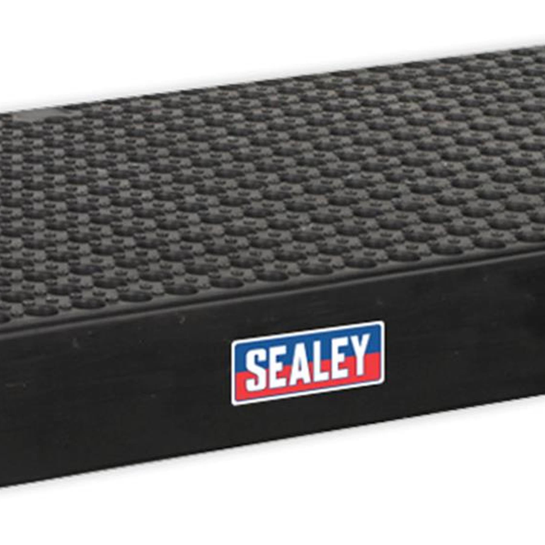 Sealey Work Floor 1600 x 800 x 150mm - 2 Drum storing two 205L drums