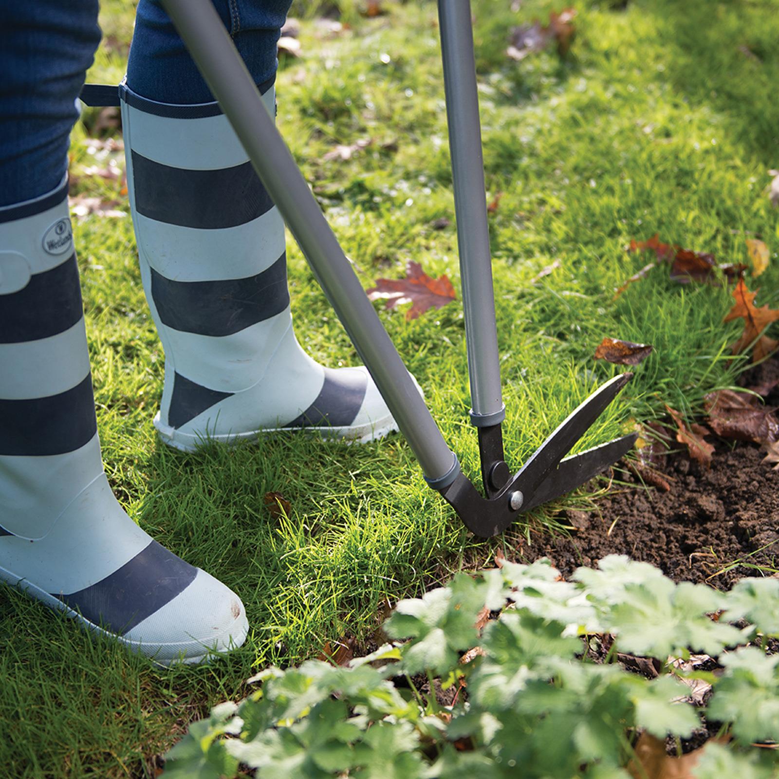 Border Shears Non-stick blade coating and oval steel tubing. Non-slip plastic handles 930mm