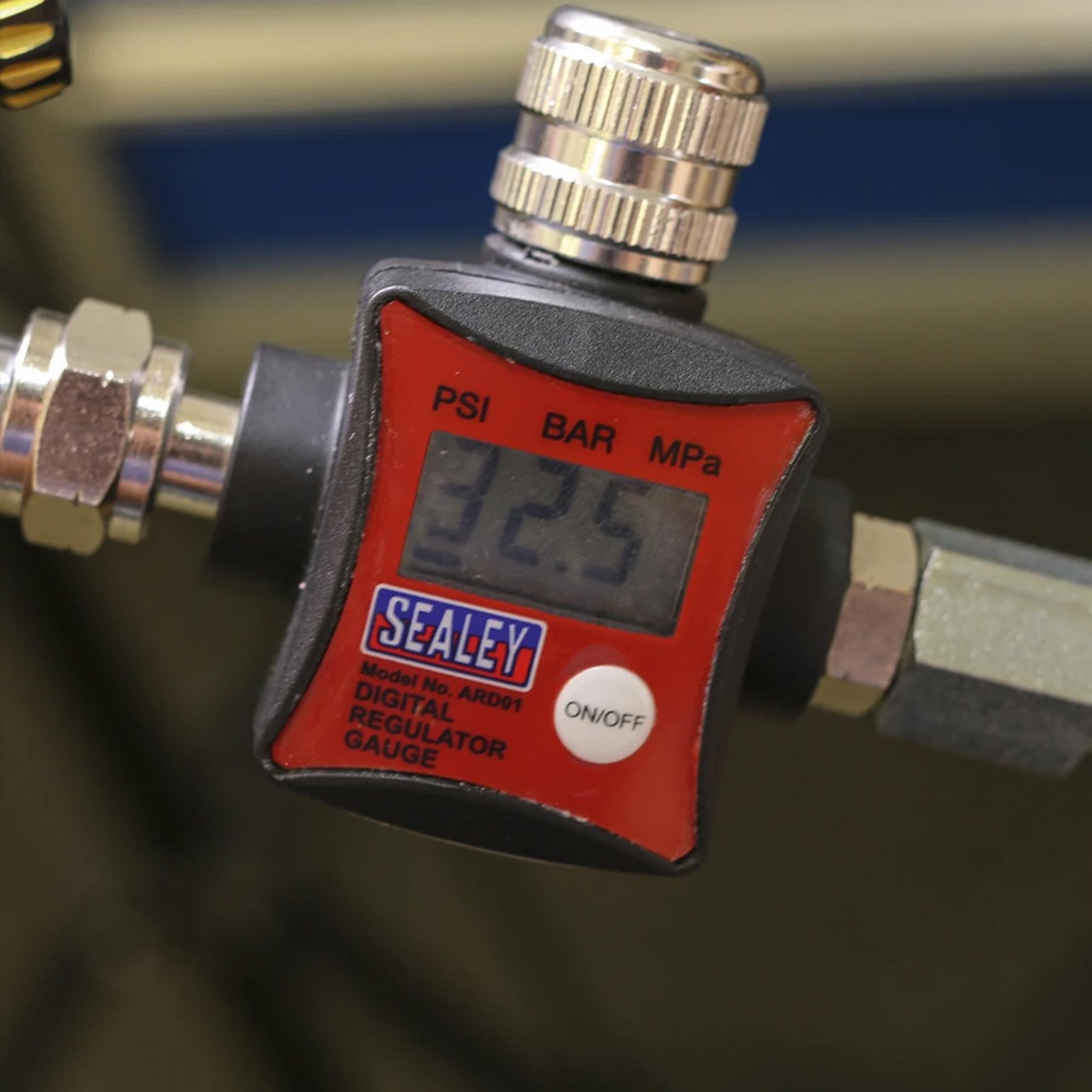 Sealey On-Gun Digital Pressure Regulator/Gauge