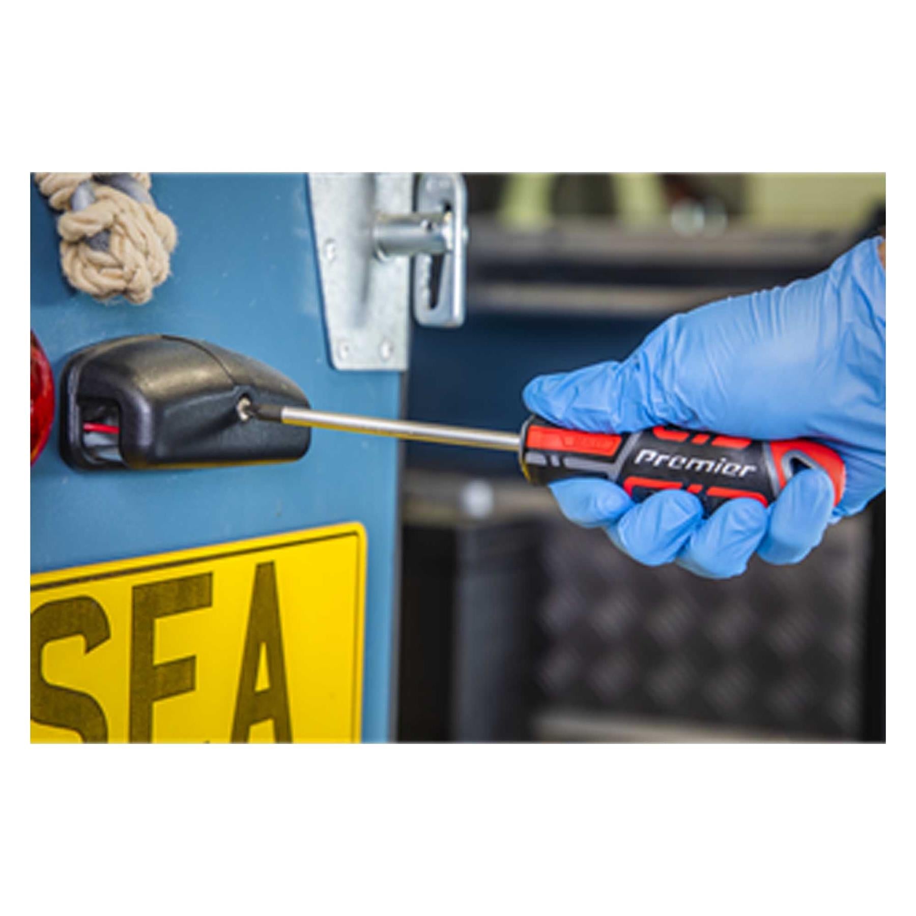 Sealey Screwdriver & Bit Set 33pc GripMAX� - Hi-Vis