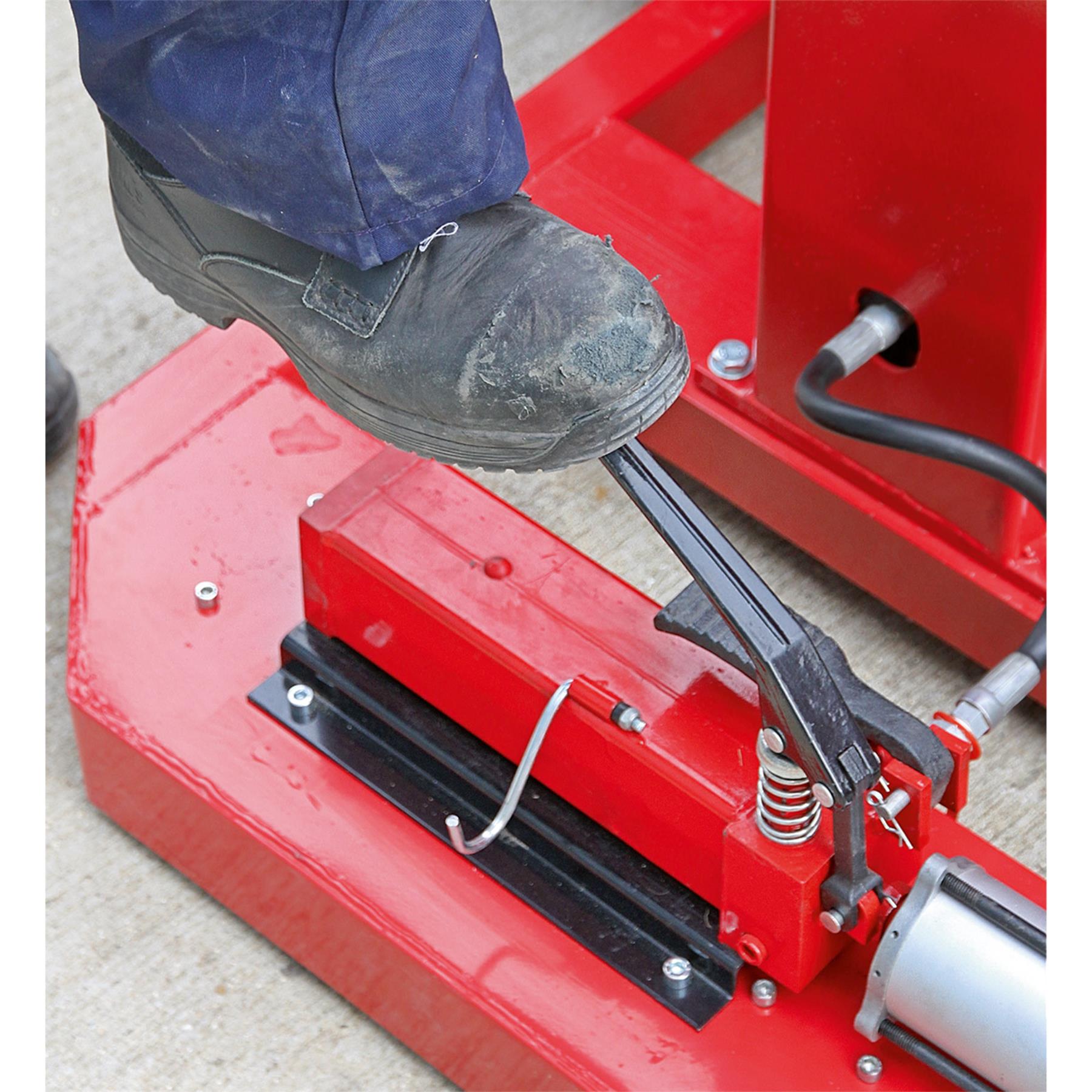 Sealey Vehicle Lift 1.5tonne Air/Hydraulic with Foot Pedal