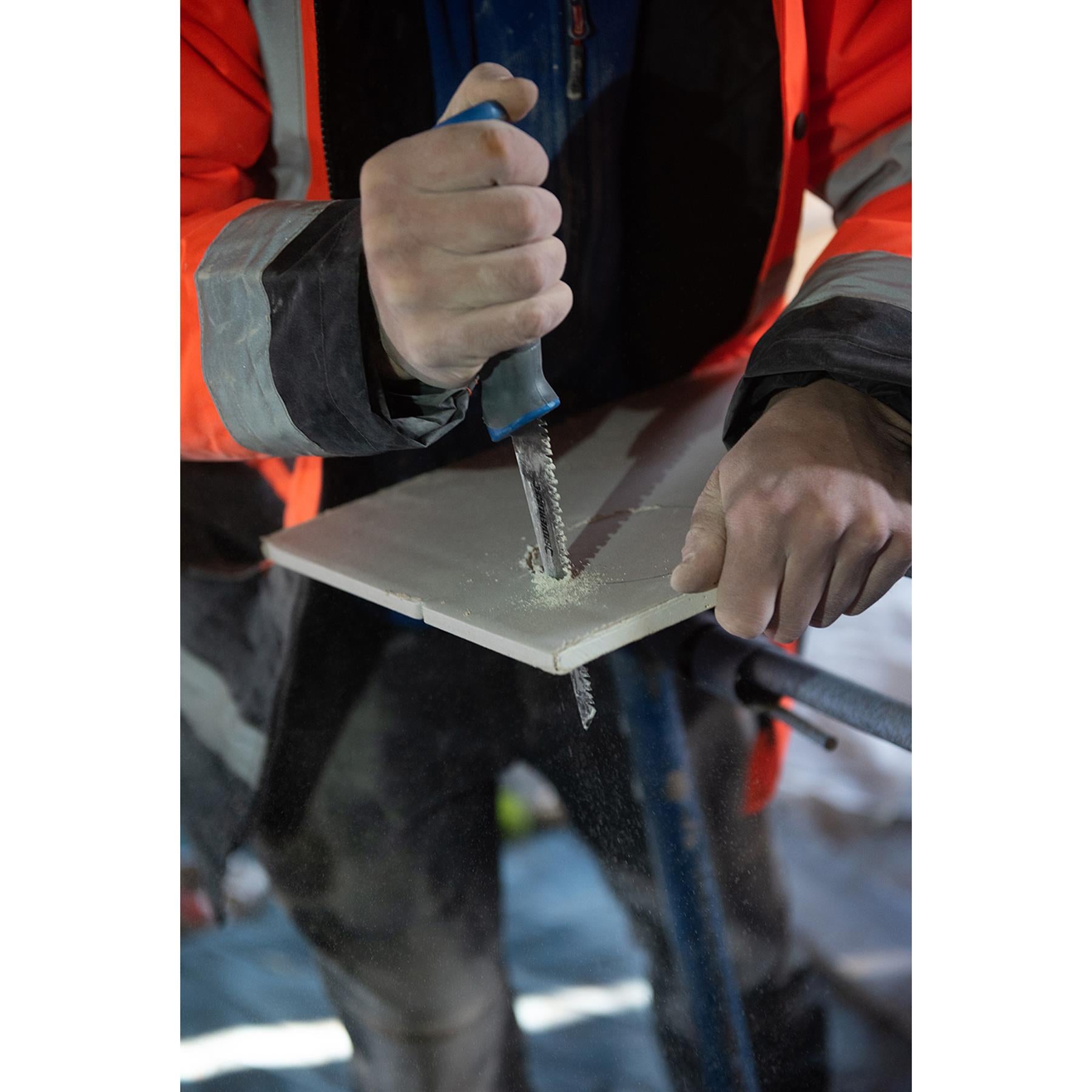 Soft-Grip Drywall Saw 150mm - Tri Cut Extra-Sharp Teeth And Pointed End