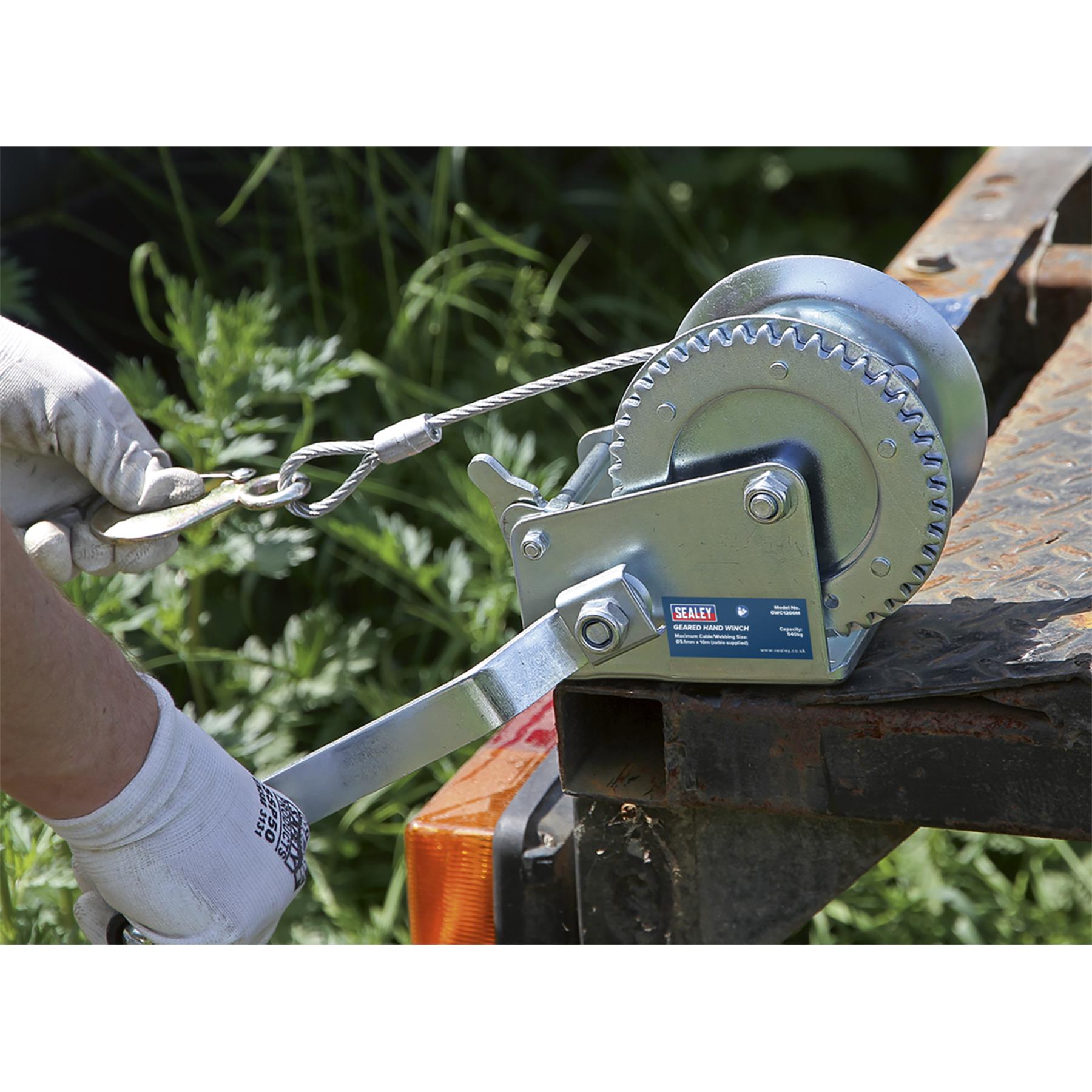 Sealey Geared Hand Winch 540kg Capacity with Cable