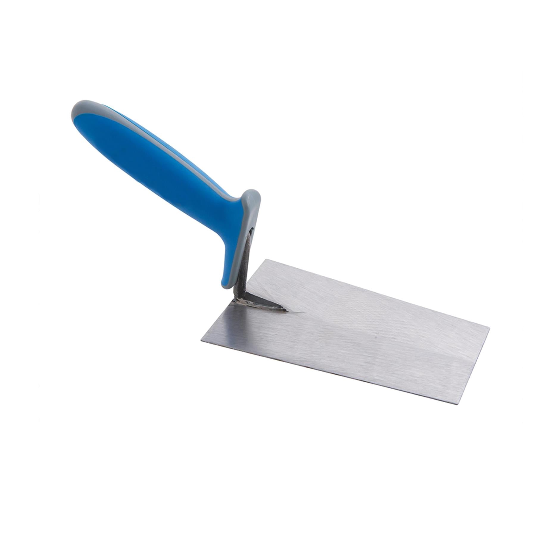 Bucket Trowel Soft-Grip 180mm grabbing wet cement or adhesive from bucket