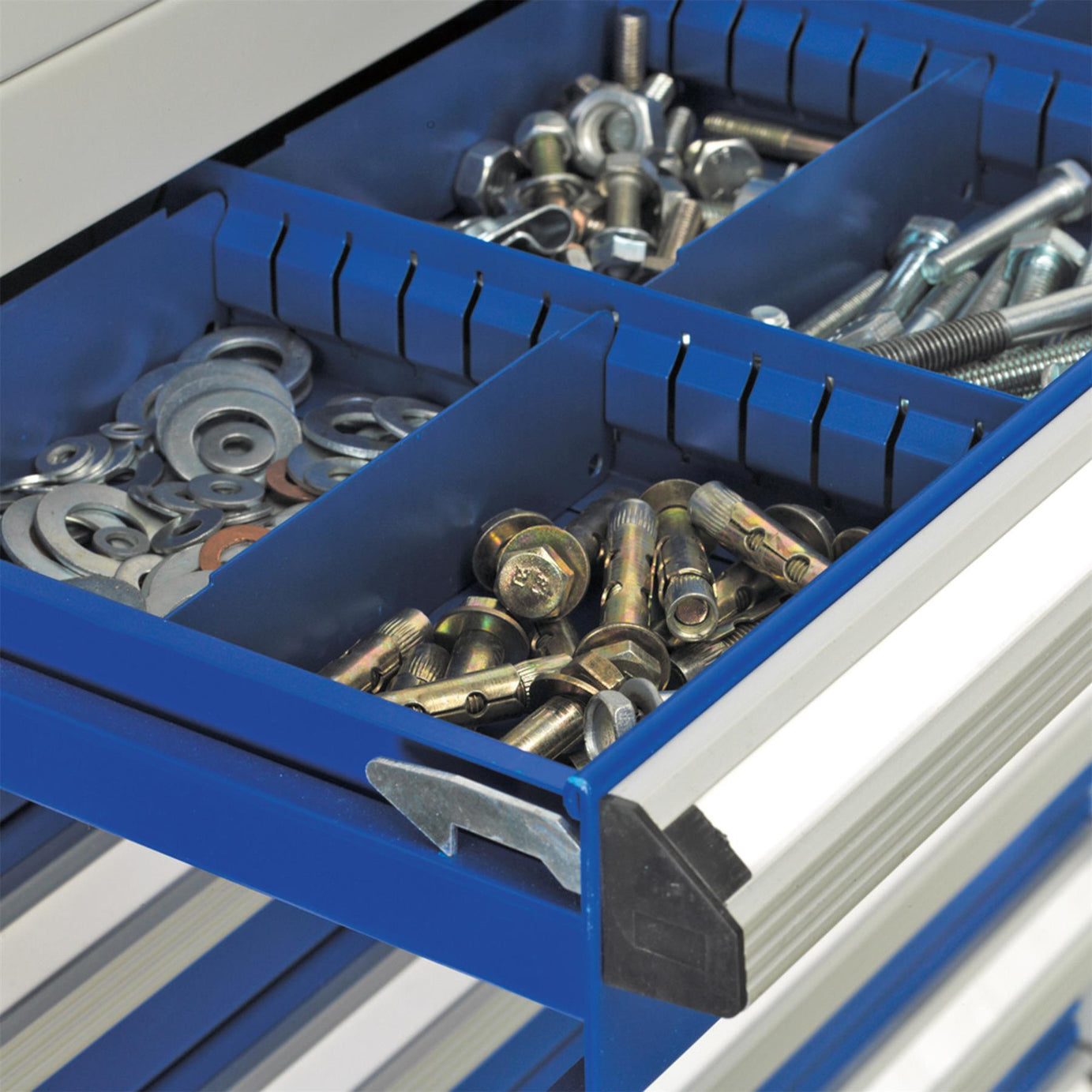 Sealey Cabinet Industrial 5 Drawer with a safety locking catch
