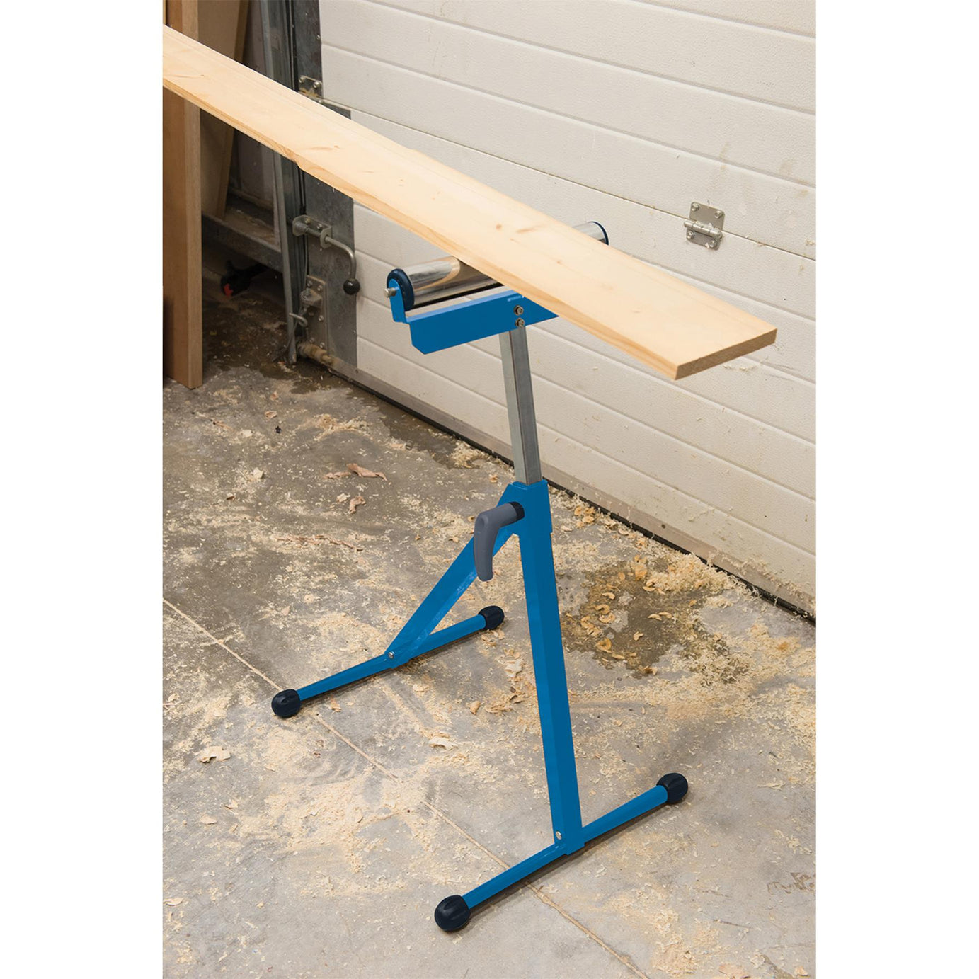 Roller Stand Adjustable 685 - 1080mm Chrome Plated Roller With Steel Base