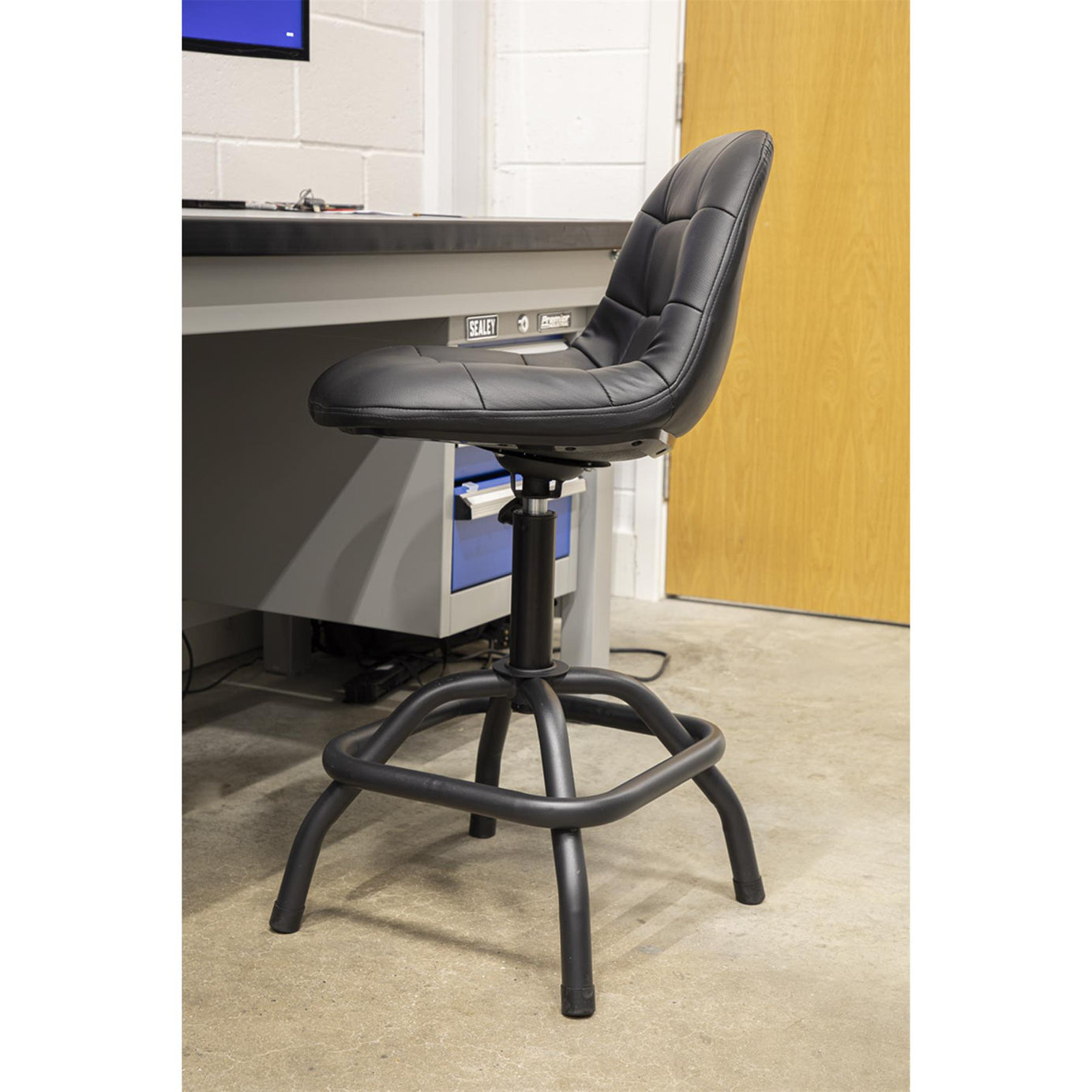 Sealey Workshop Stool Pneumatic w/ Ad. Ht. Swivel Seat & Back Rest