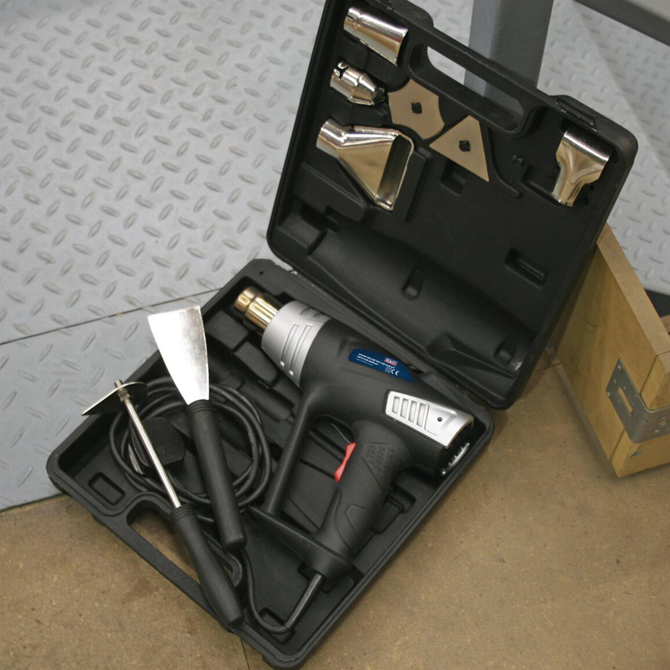 Sealey Deluxe Hot Air Gun Kit with LED Display 2000W 80-600�C
