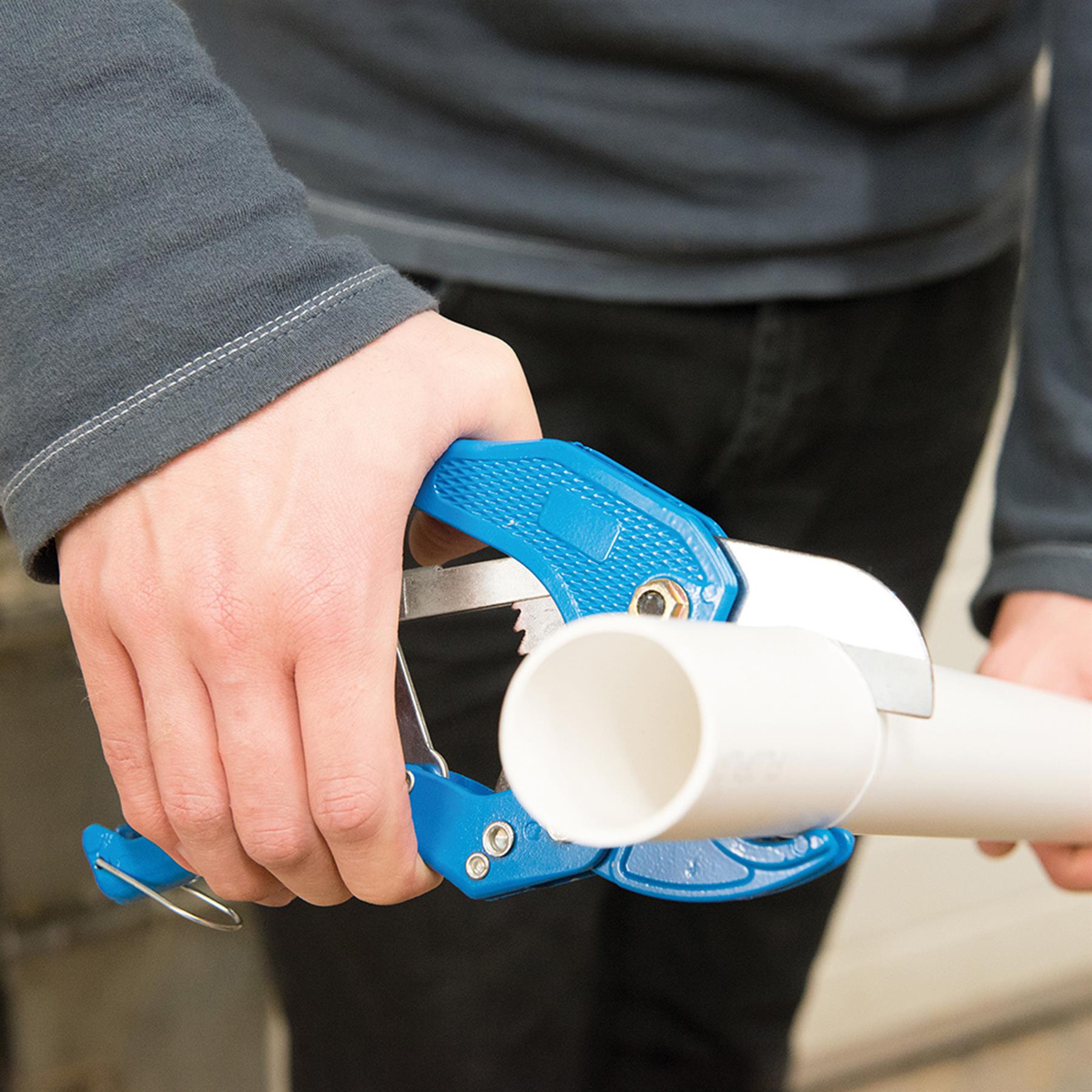 Ratcheting Plastic Pipe Cutter 42mm Hardened And Tempered Steel Blade