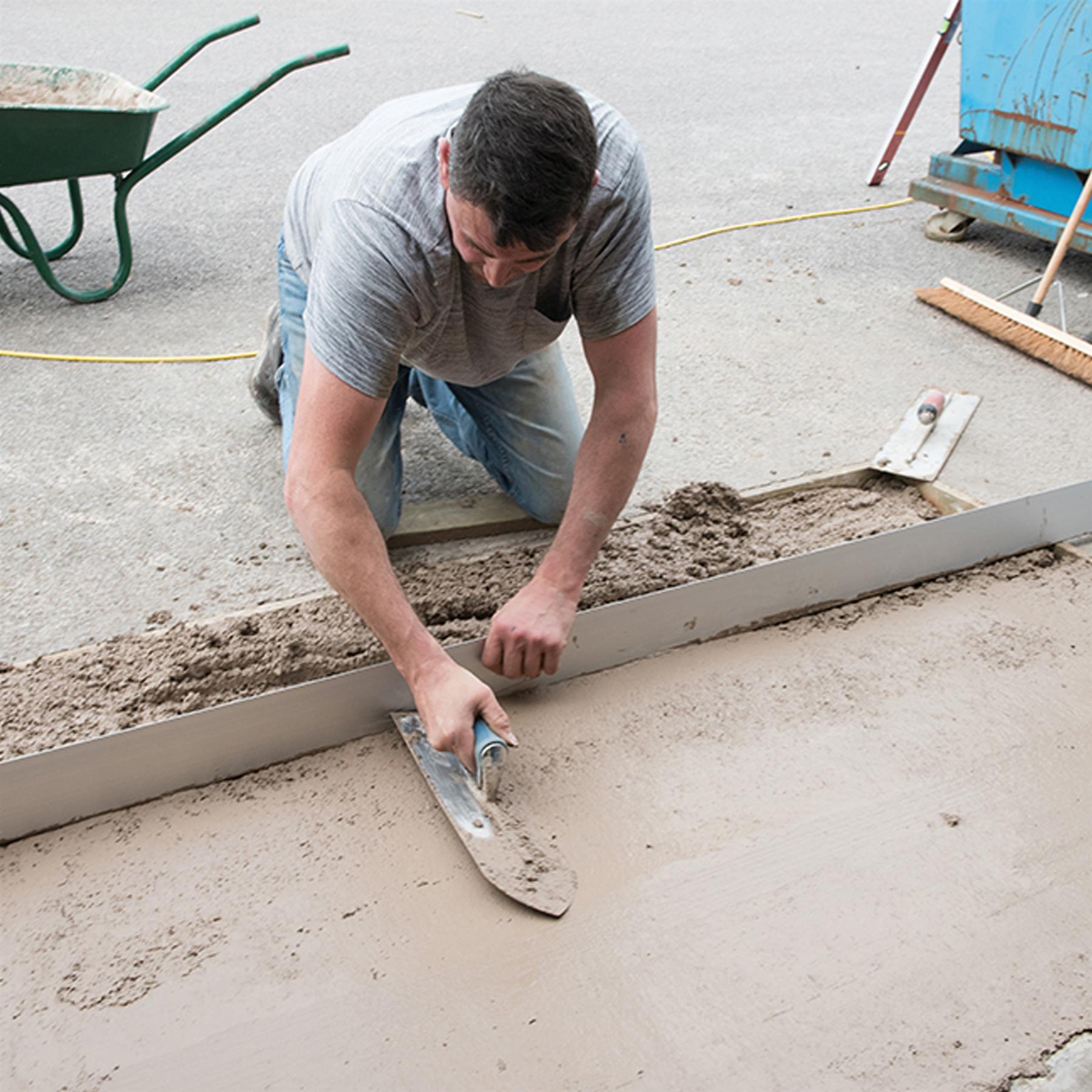 Flooring Trowel 400mm Soft Grip Ideal for applying, smoothing & finishing