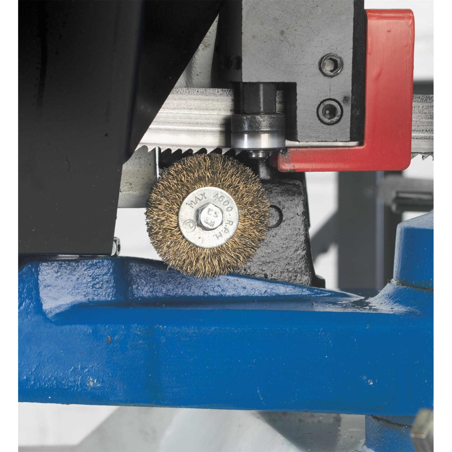 Sealey Industrial Power Bandsaw 210mm Metal Cutting Work