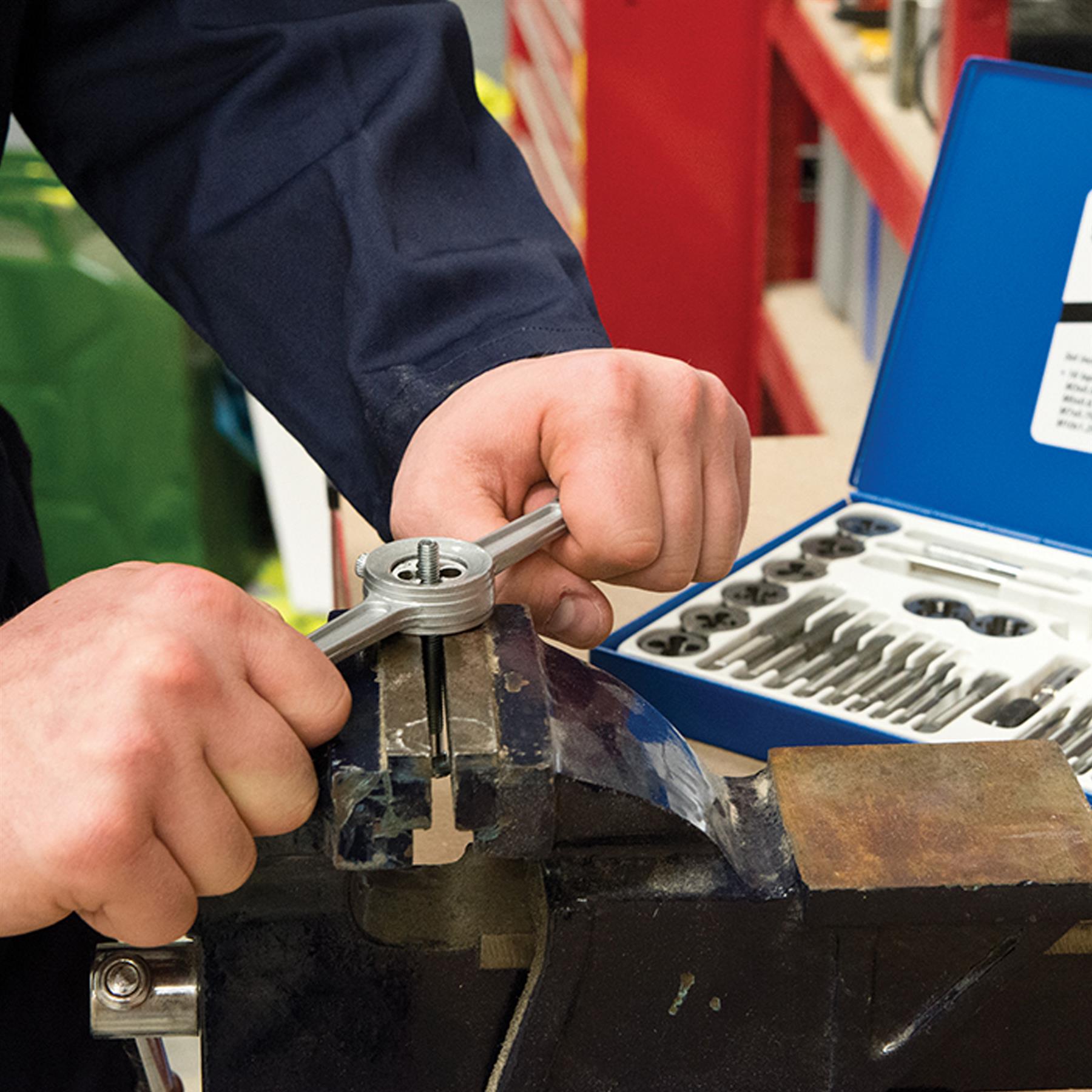 40Pce Tap & Die Expert Set DIY Tools With Machine Lead-Ins For Accurate Cutting