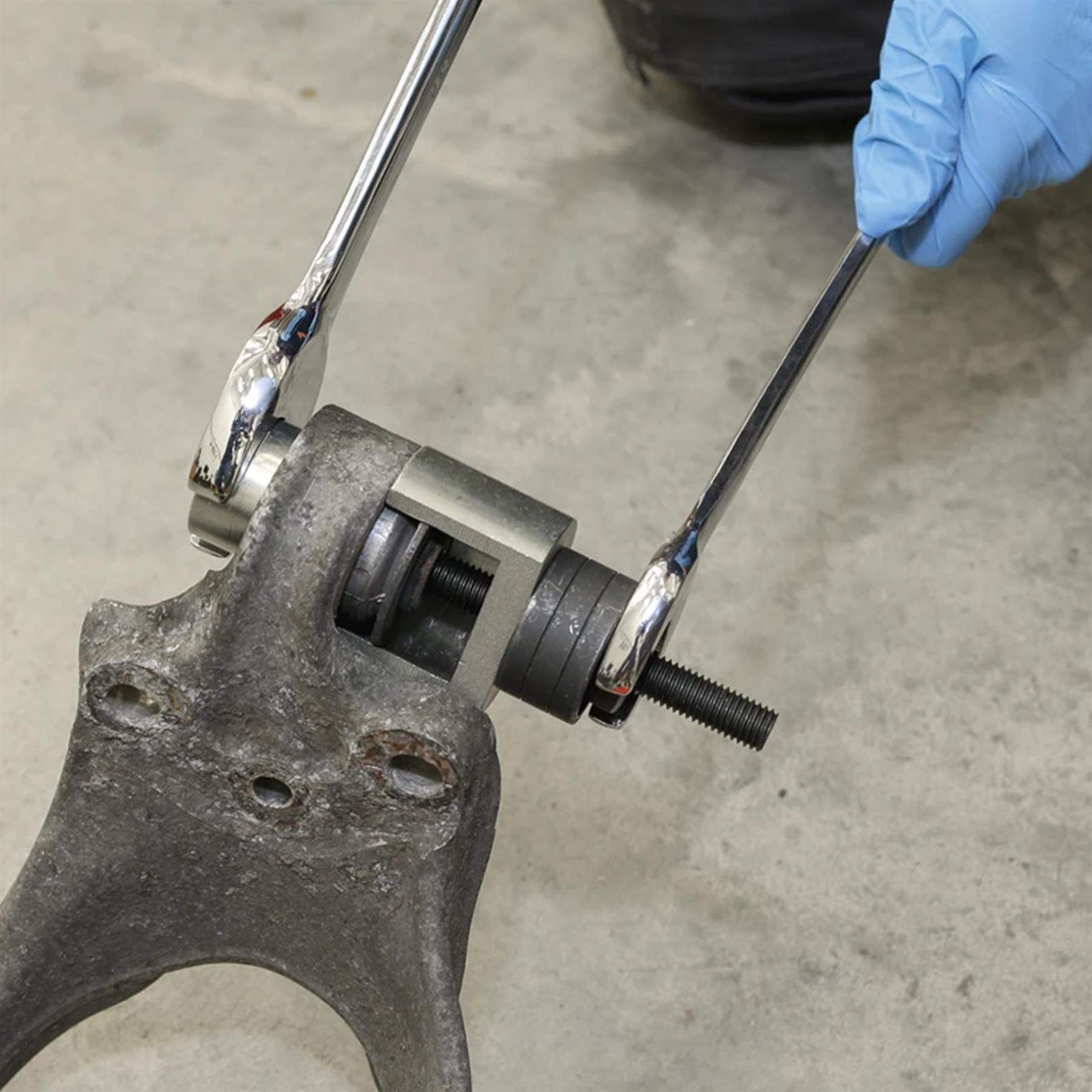 Front Pivot Arm Bush Tool - Peugeot 407/508, Citroen C5/C6. Sealey