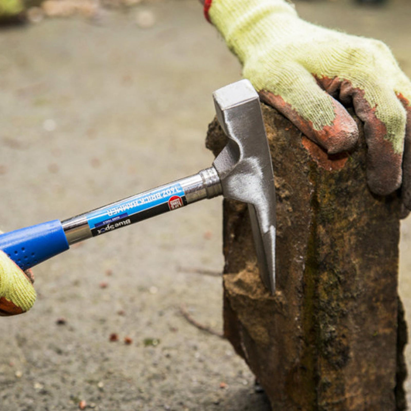 Bluespot 16oz 450g Brick Hammer Steel Tubular Shaft & Soft Rubber Grip Brickie