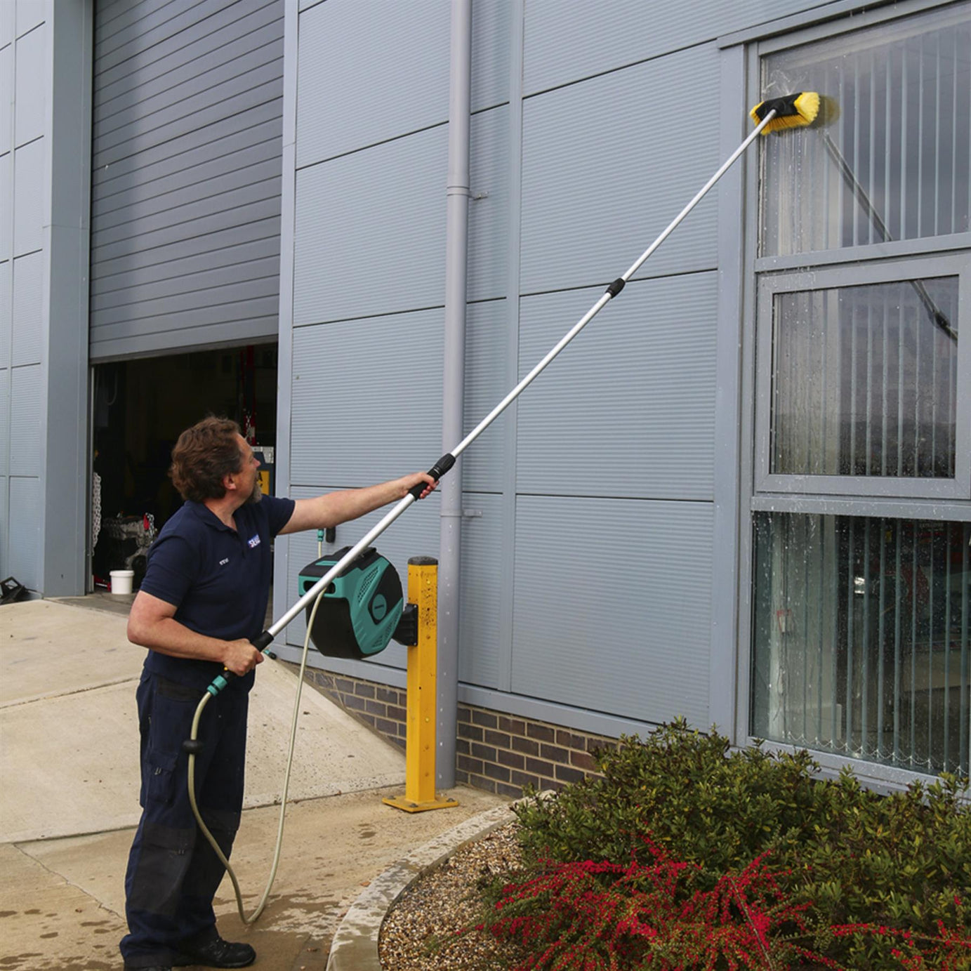 Sealey 5-Sided Flo-Thru Brush with 3m Telescopic Handle