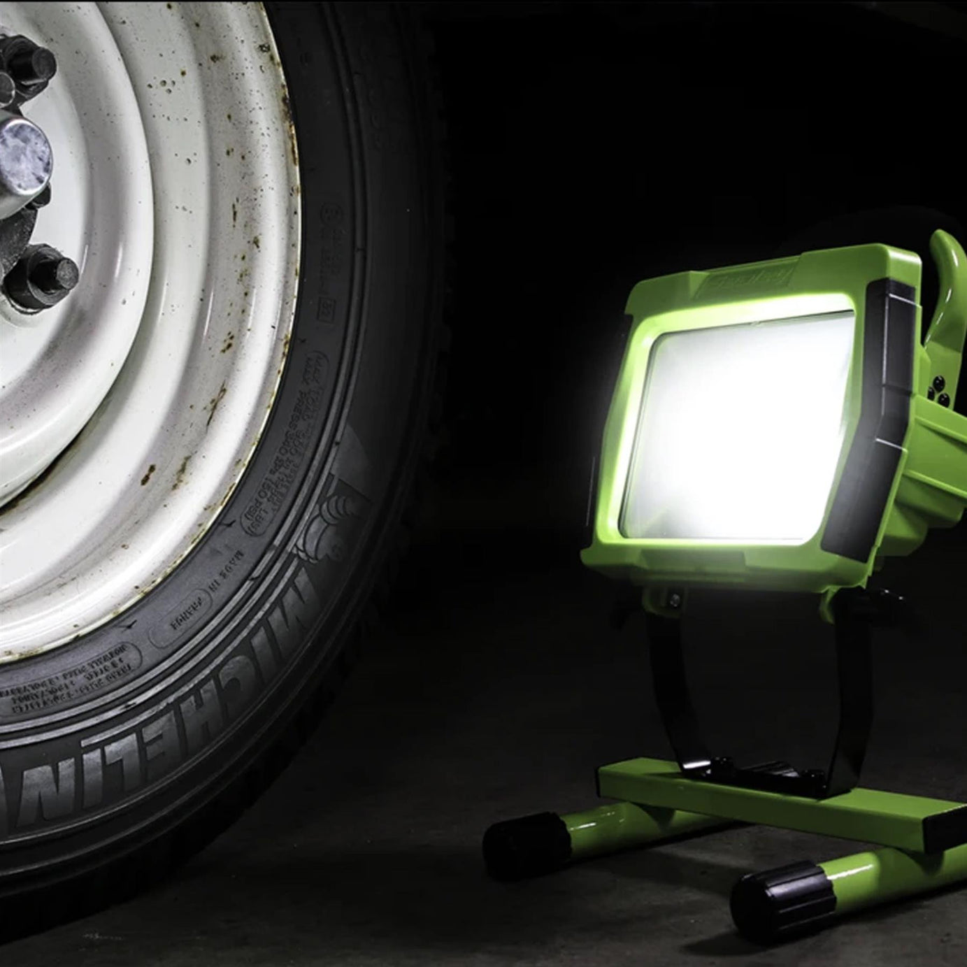 Sealey Rechargeable Portable Floodlight 30SMD LED Lithium-ion