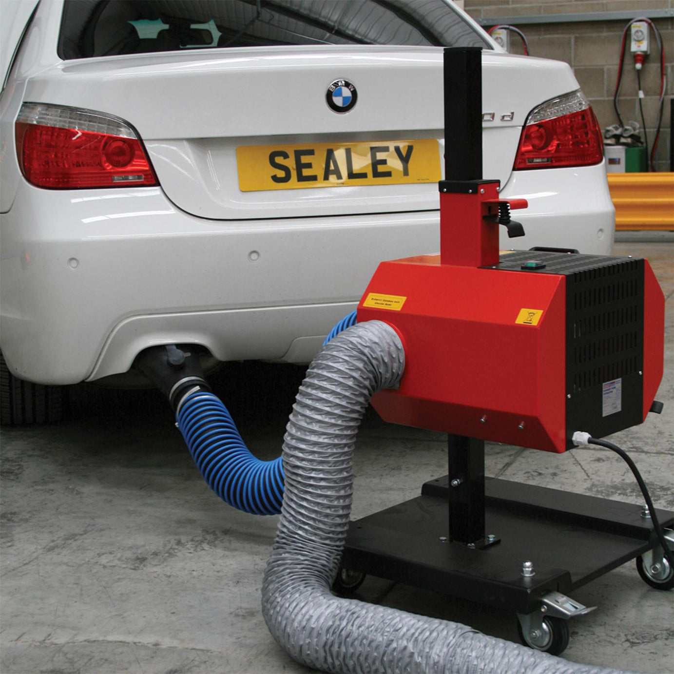 Sealey Exhaust Fume Extractor with 6m Ducting