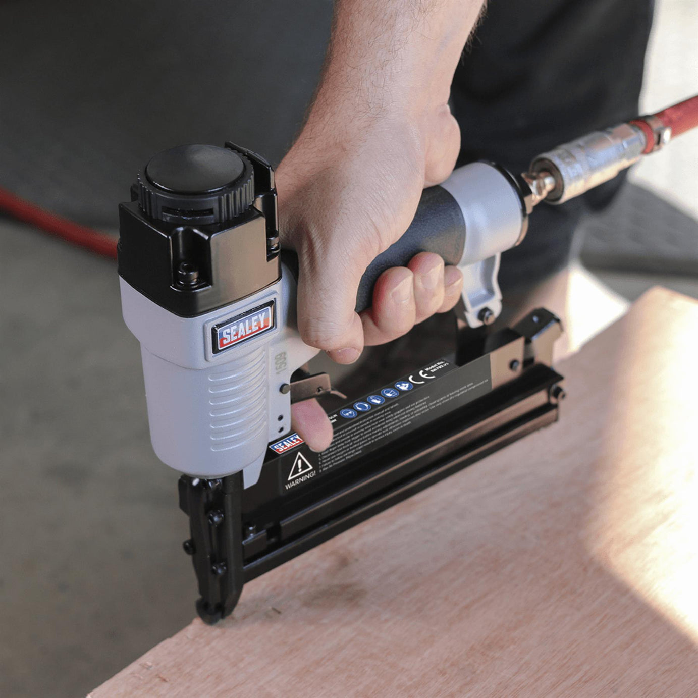 Sealey Air Nail/Staple Gun 50mm/40mm Capacity