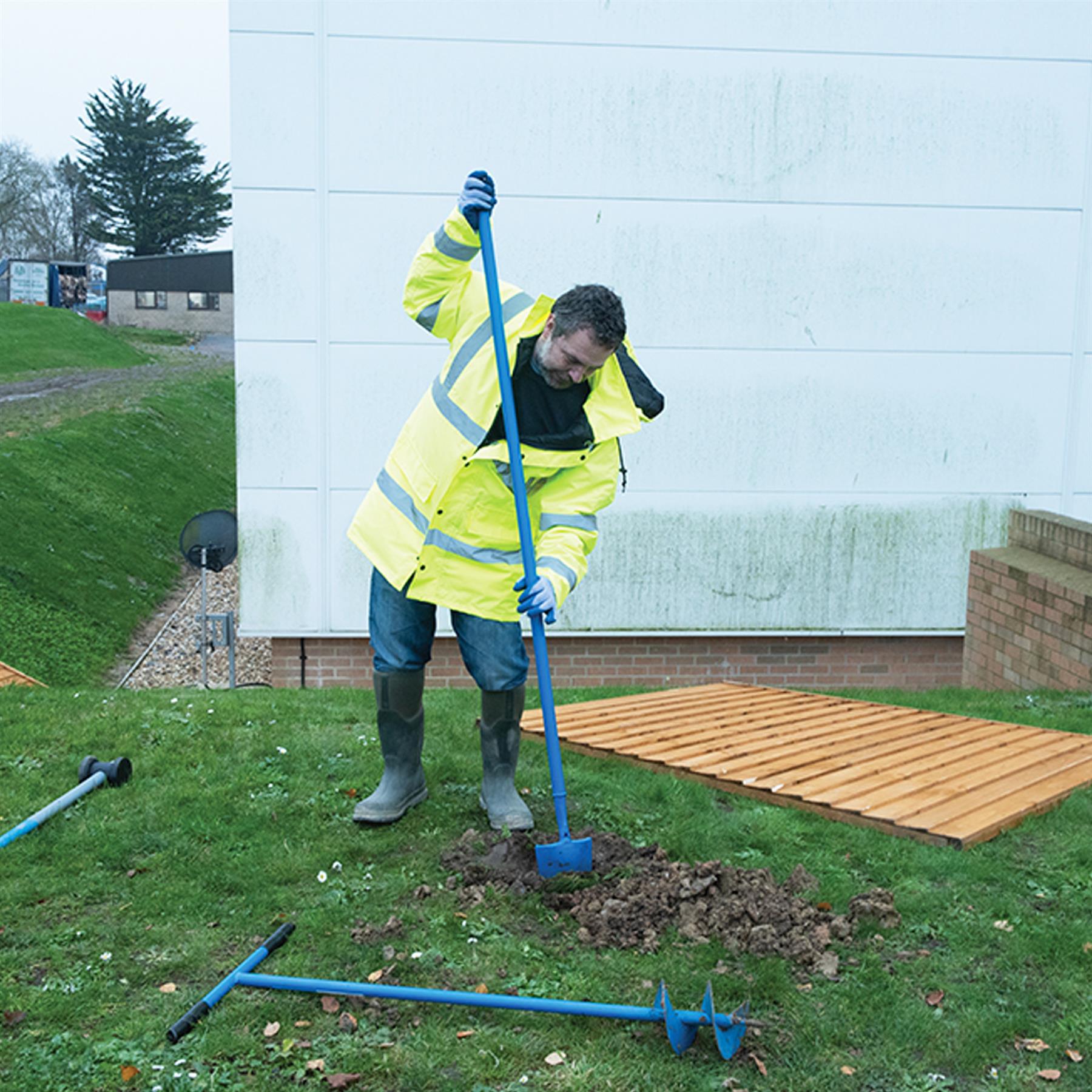Rabbiting Spade 1700mm Gardening Tool L X W: 400 X 160mm (Top), 95mm (Bottom)