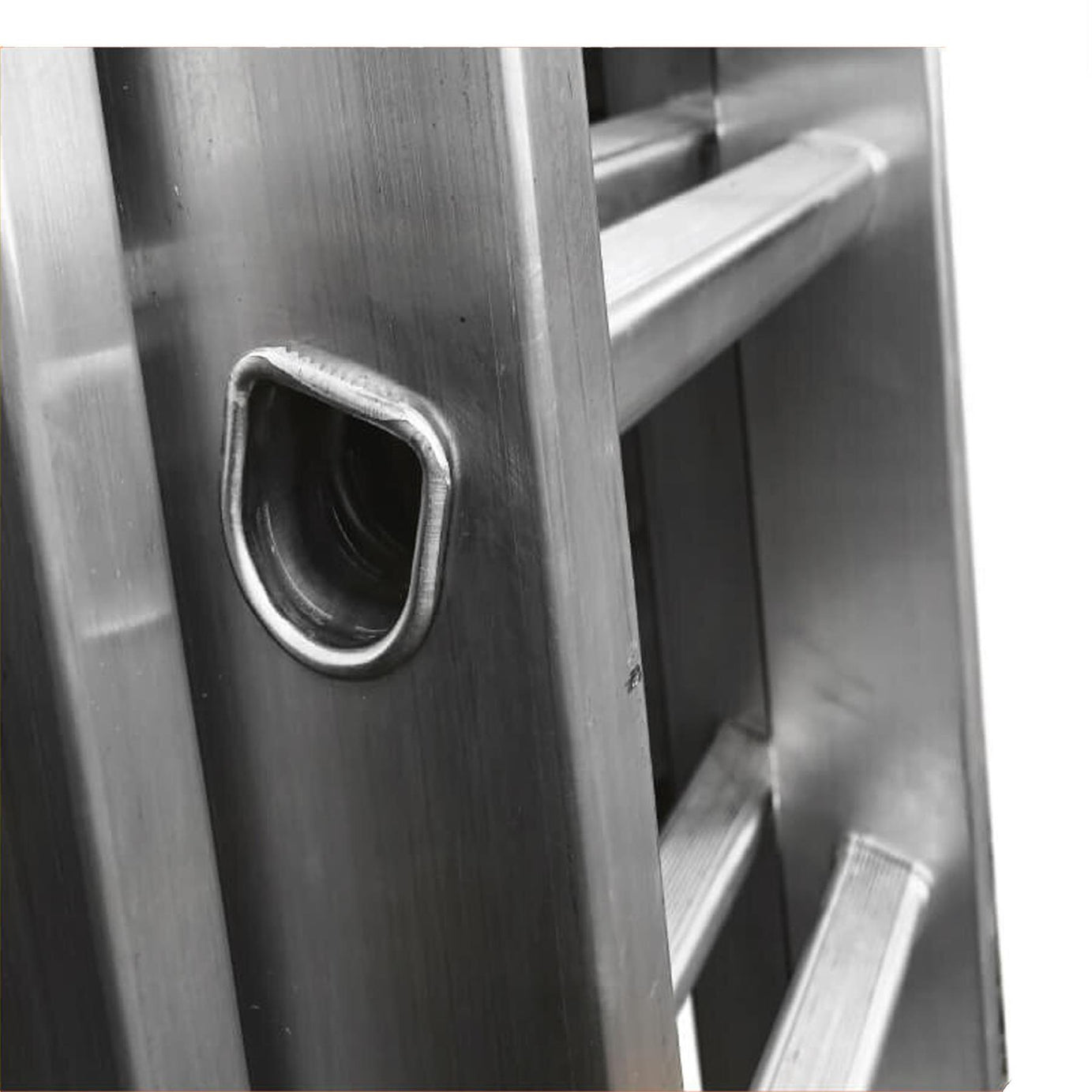 Dapetz 15 Rung Aluminium Extension Ladder 4m, Double Section, Made In Uk