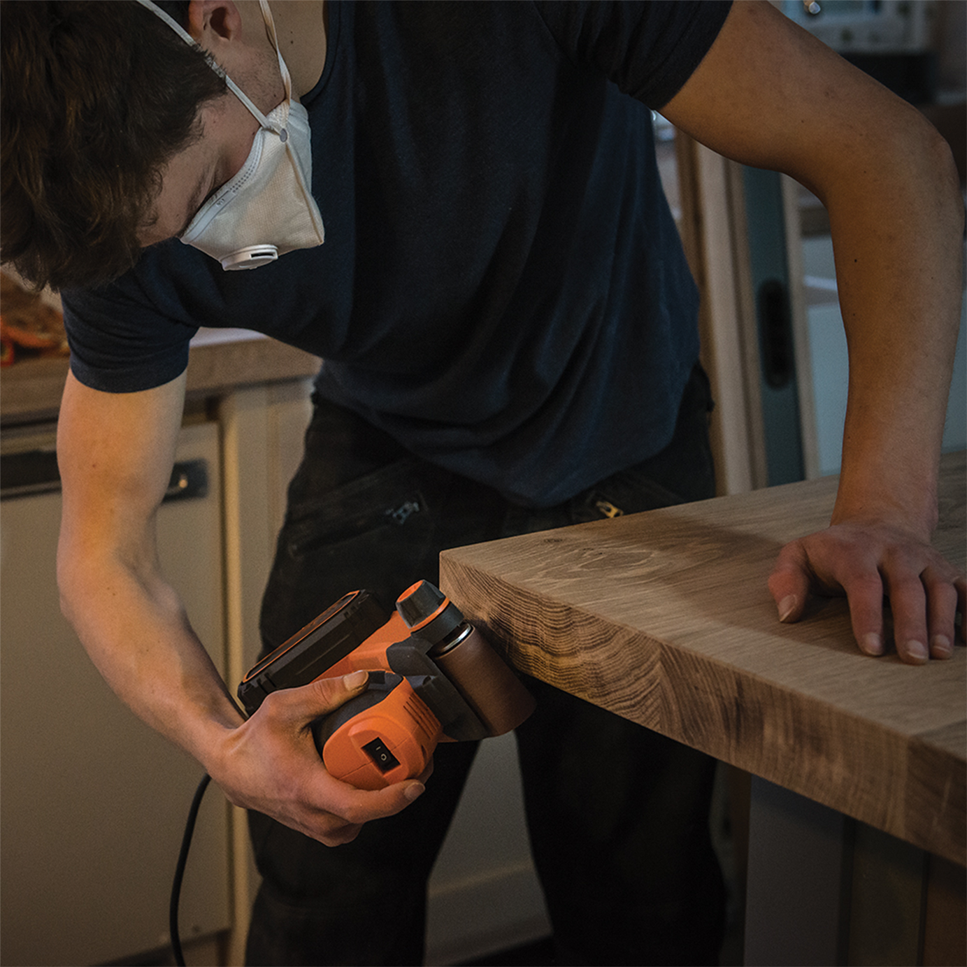 Triton 450w Compact Palm Belt Sander Lightweight 64mm X 406mm Sanding 3 Belts