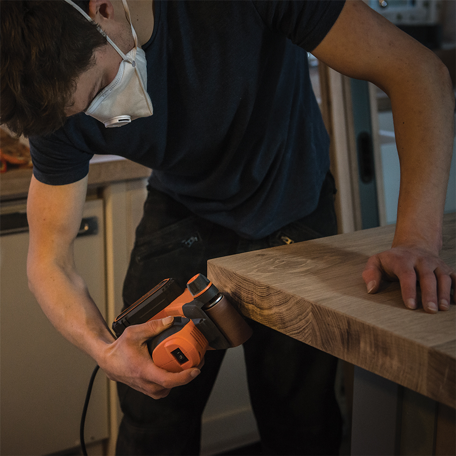 Triton 450w Compact Palm Belt Sander Lightweight 64mm X 406mm Sanding 3 Belts