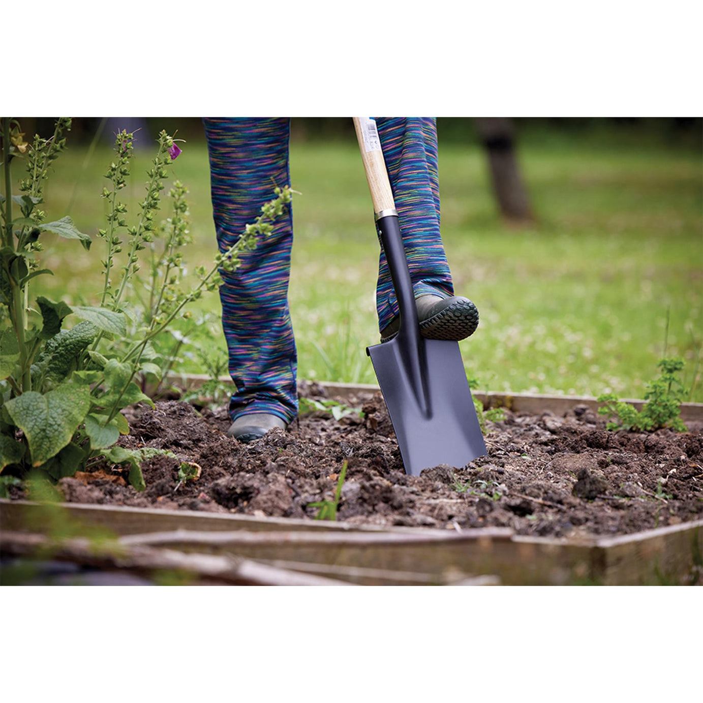 Digging Spade 1100mm Gardening Pressed Steel Head Corrosion-Resistant Finish