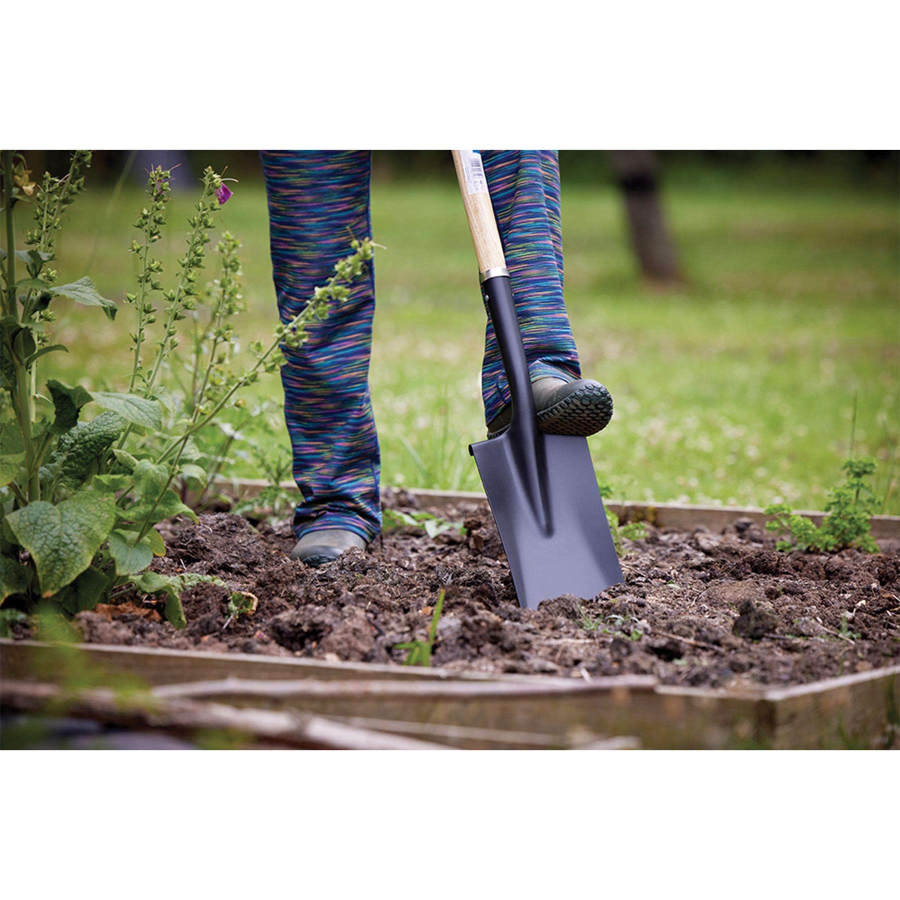 Digging Spade 1100mm Gardening Pressed Steel Head Corrosion-Resistant Finish