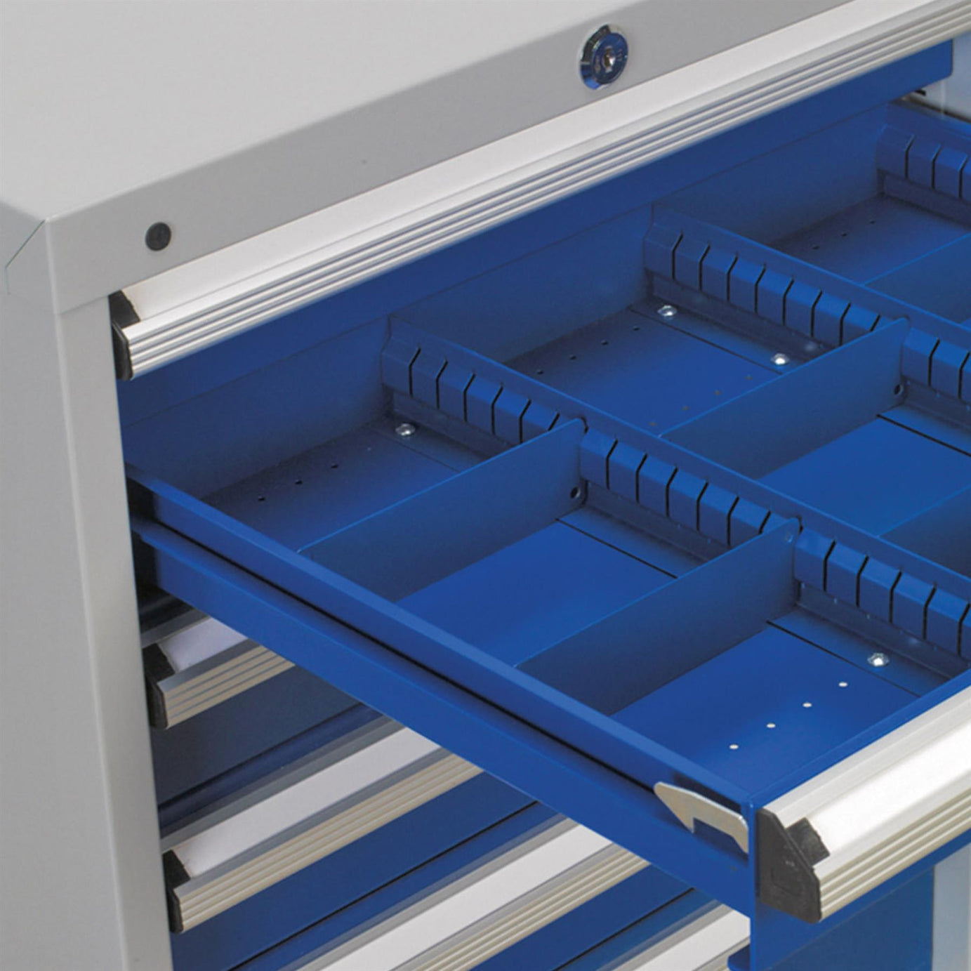 Sealey Cabinet Industrial 5 Drawer with a safety locking catch