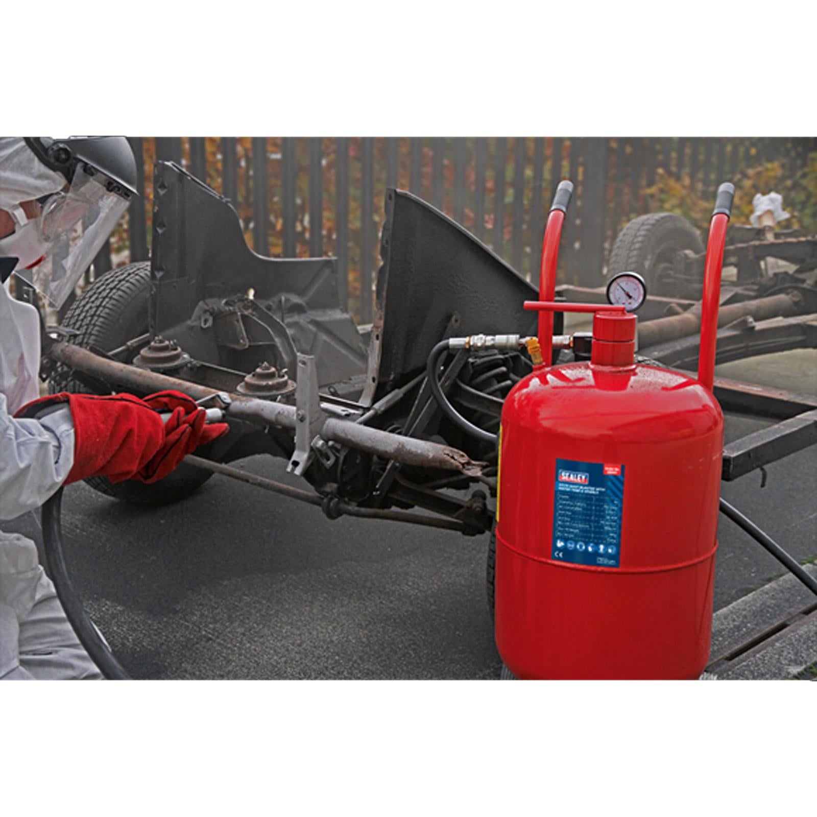 Sealey SB997 Shot Grit Sand Blaster Blasting With Gun Water Trap & Wheels 37L