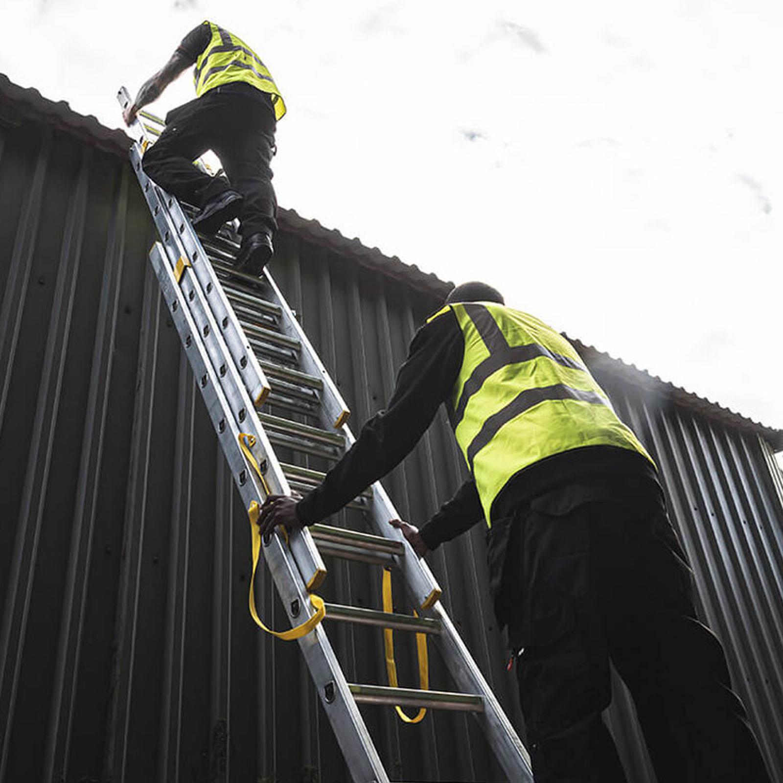 Dapetz PRo 11 Rung Aluminium Extension Ladder 3m, Triple Section, Made In Uk