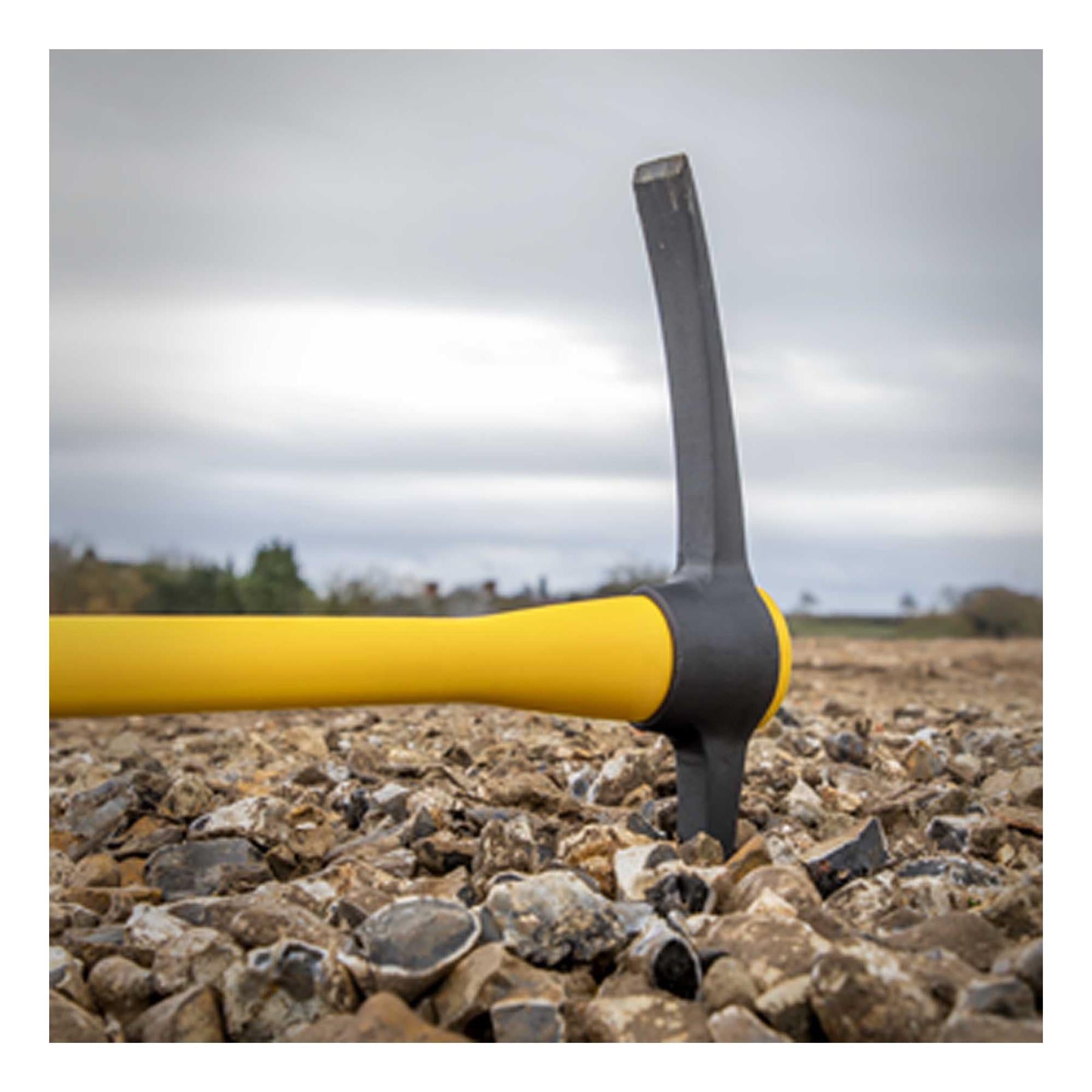 Sealey Railroad Pick Axe with Fibreglass Handle