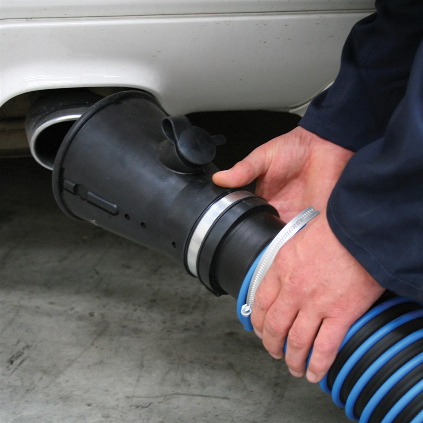 Sealey Exhaust Fume Extractor with 6m Ducting