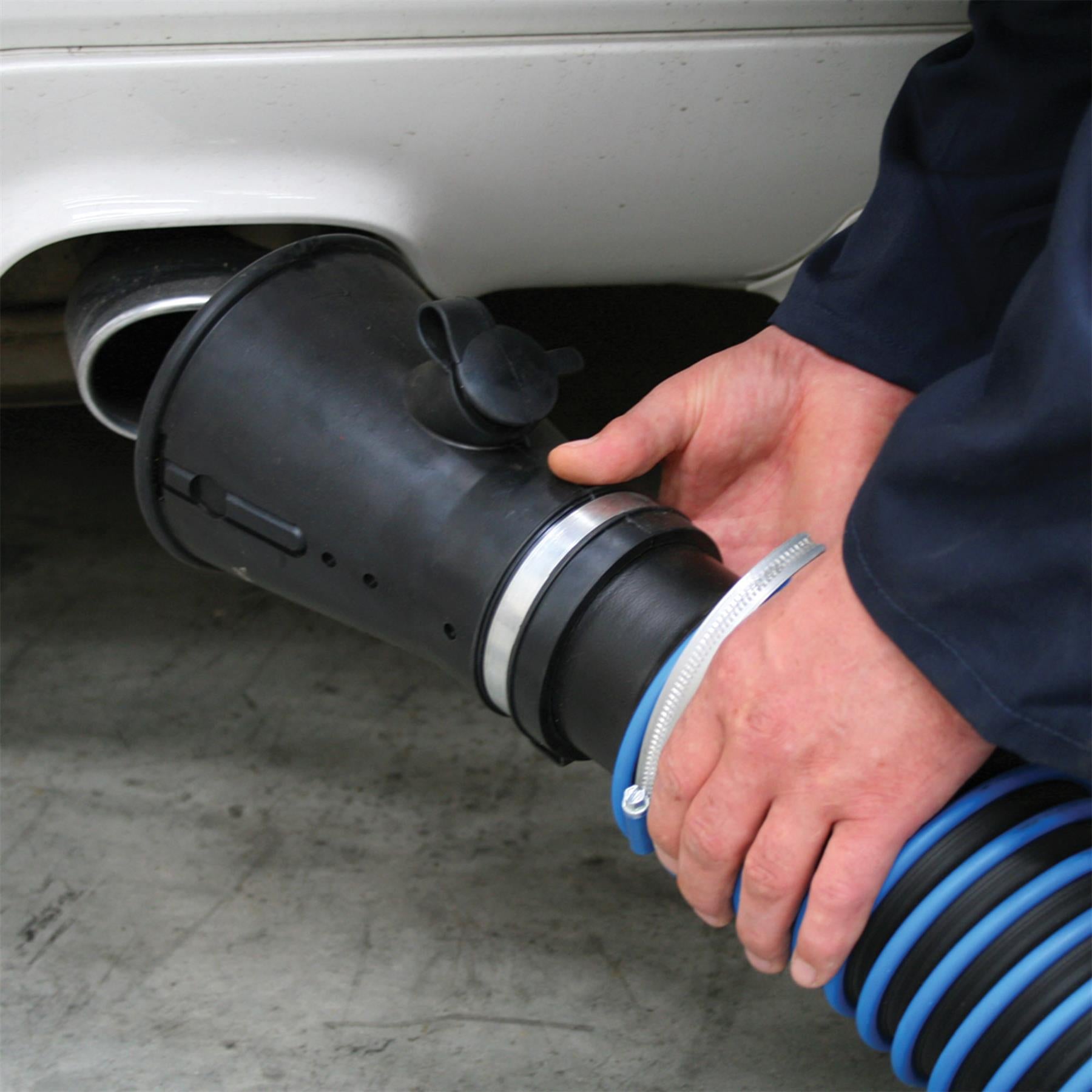 Sealey Exhaust Fume Extractor with 6m Ducting