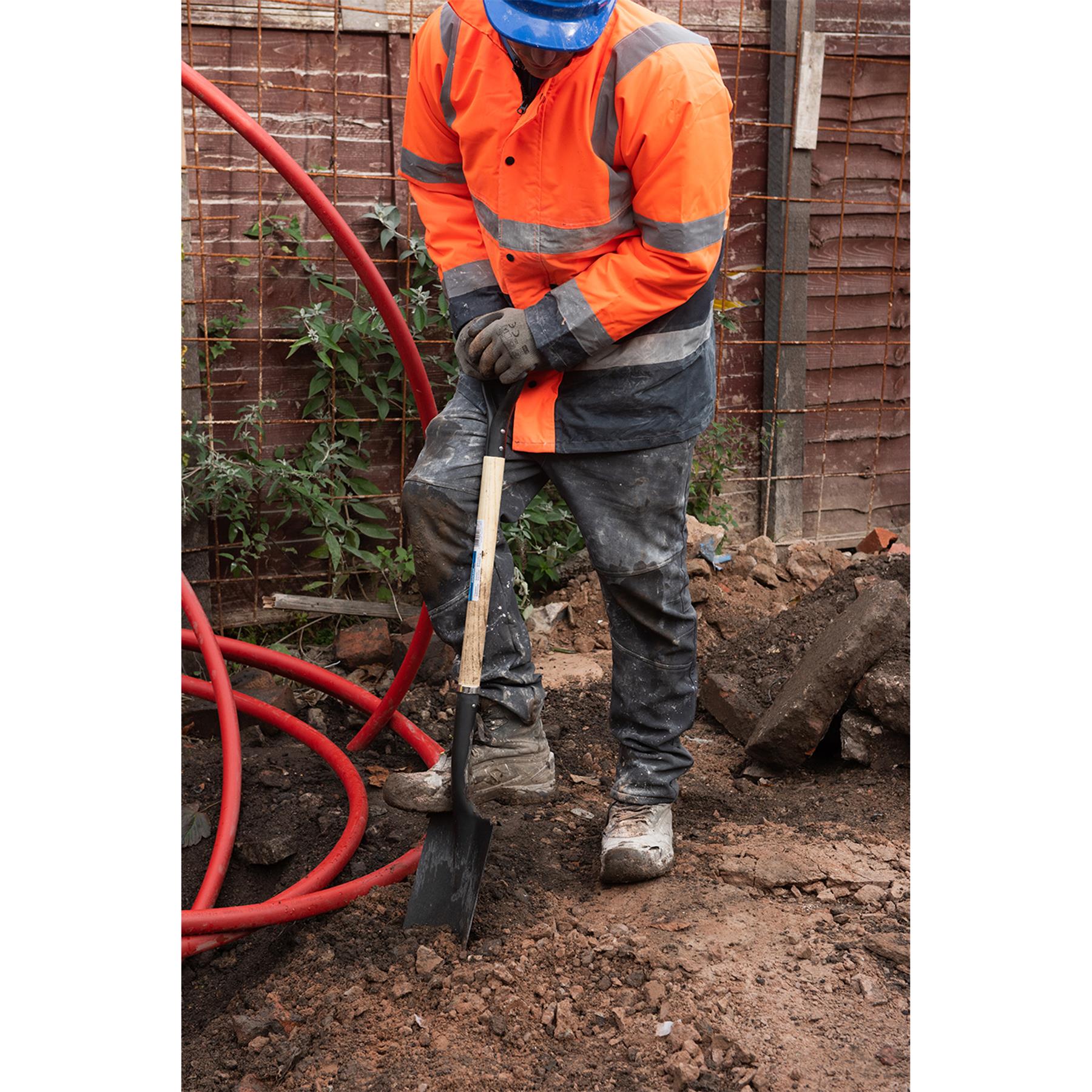 Digging Spade 1100mm Gardening Pressed Steel Head Corrosion-Resistant Finish