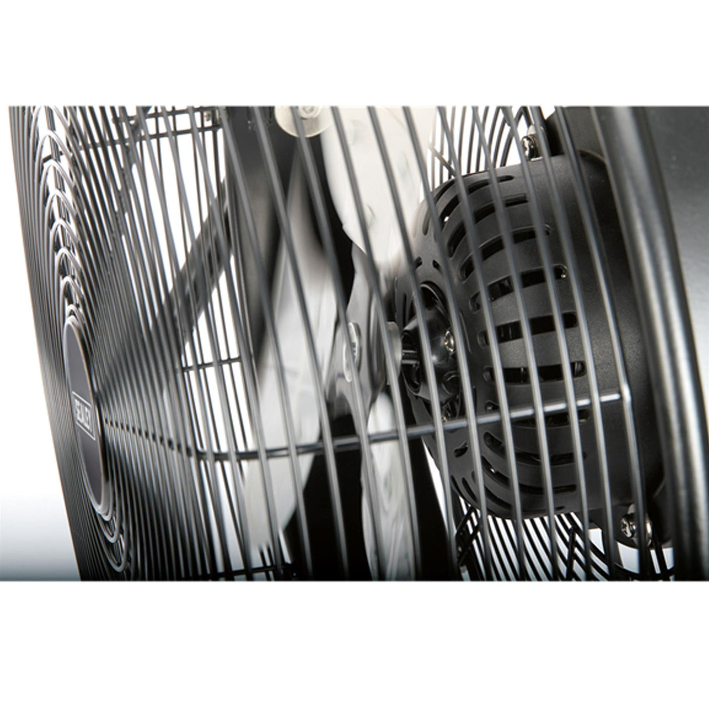 Sealey Ind High Velocity Floor Fan with Internal Oscillation 18"