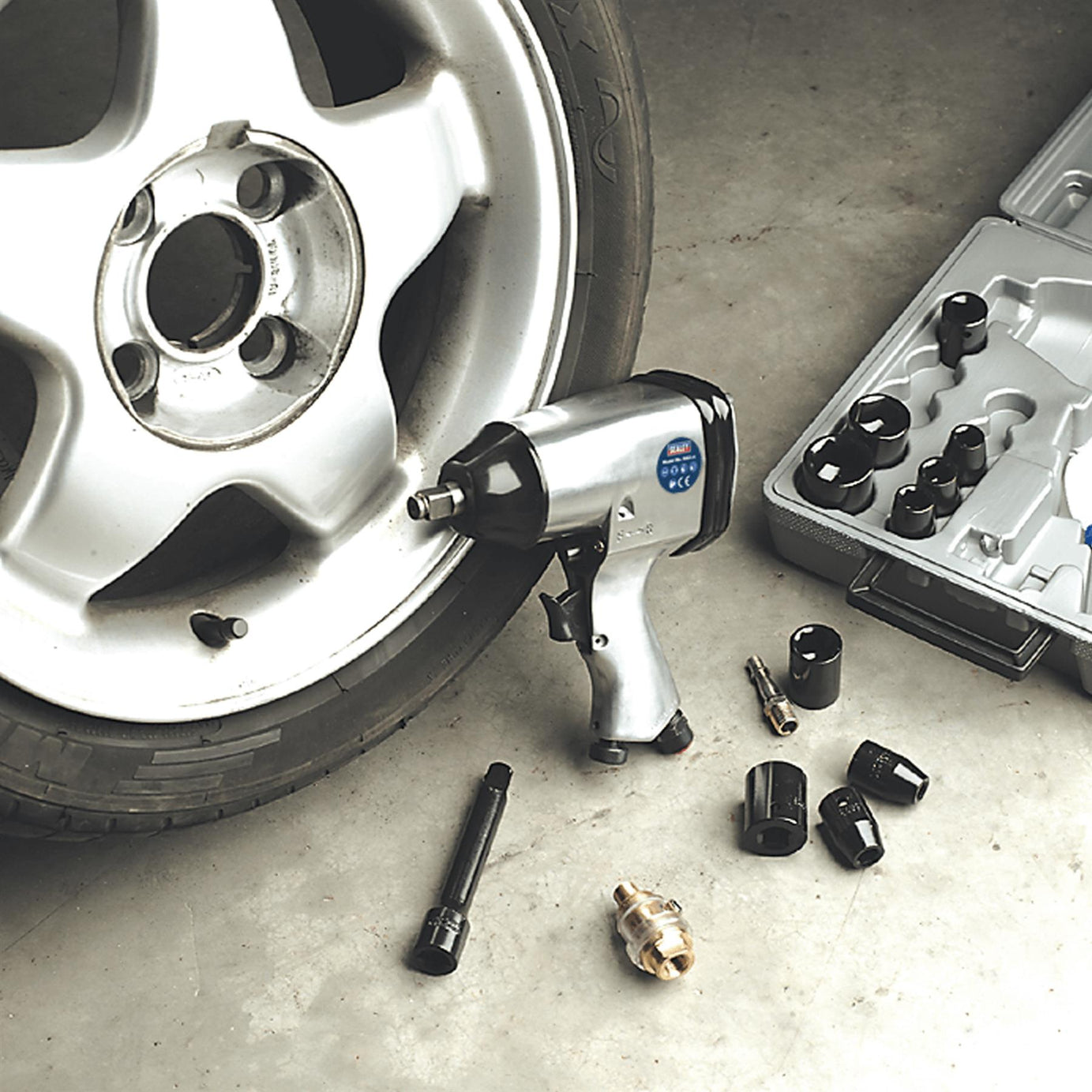 Sealey Air Impact Wrench Kit with Sockets 1/2"Sq Drive