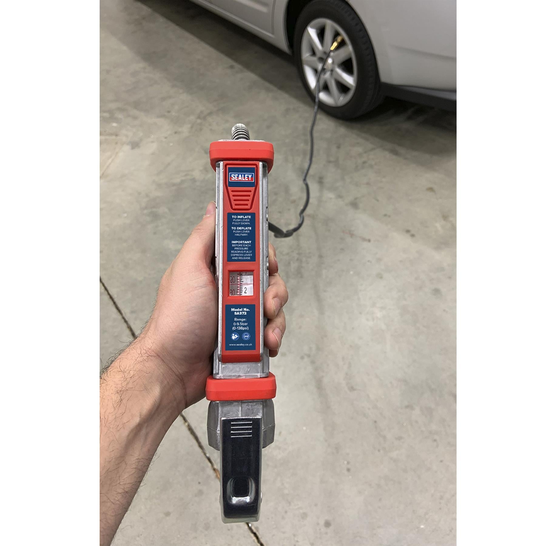 Sealey Tyre Inflator 2.7m Hose with Clip-On Connector