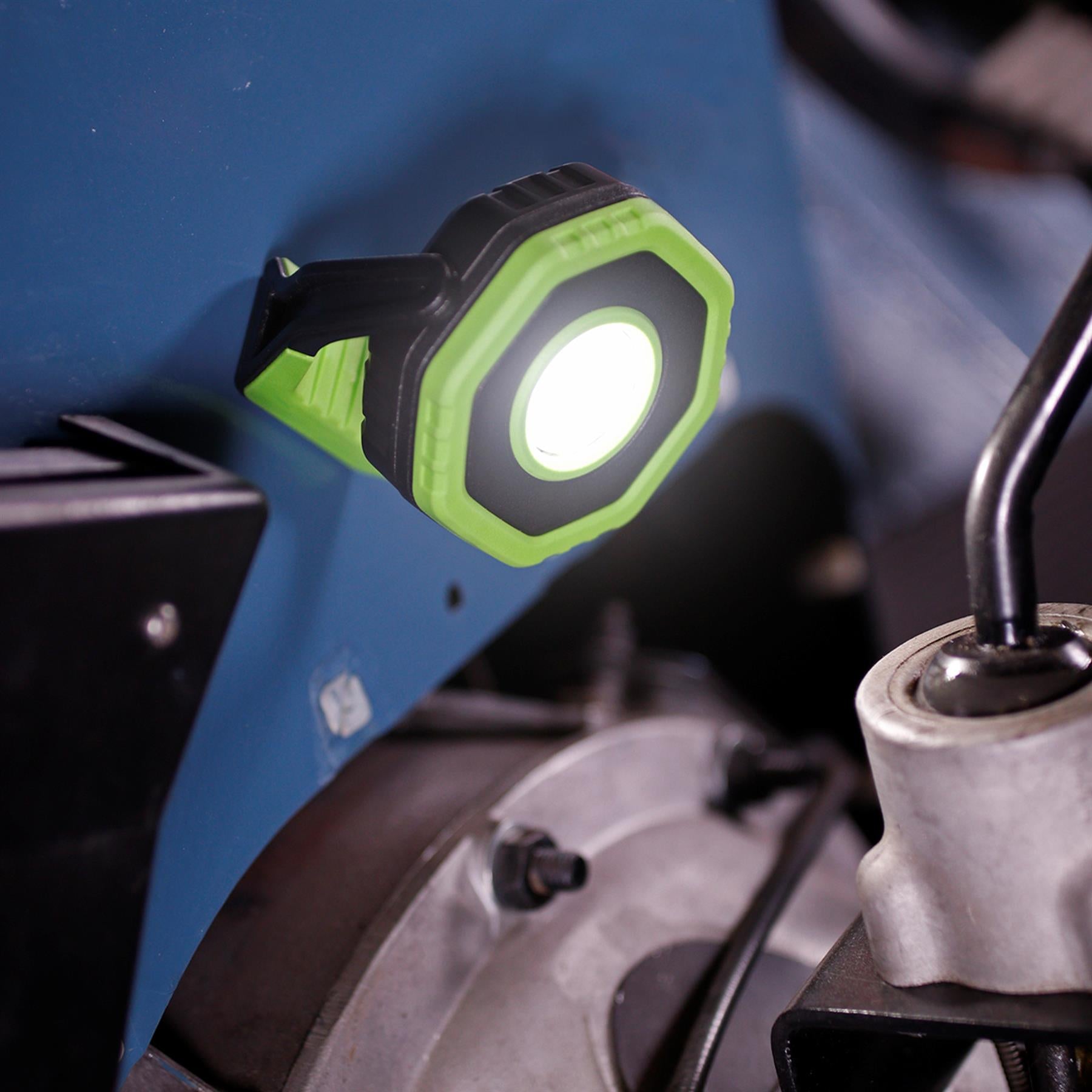 Sealey R/Charge Pocket Floodlight with Magnet 360° 7W COB LED-Green