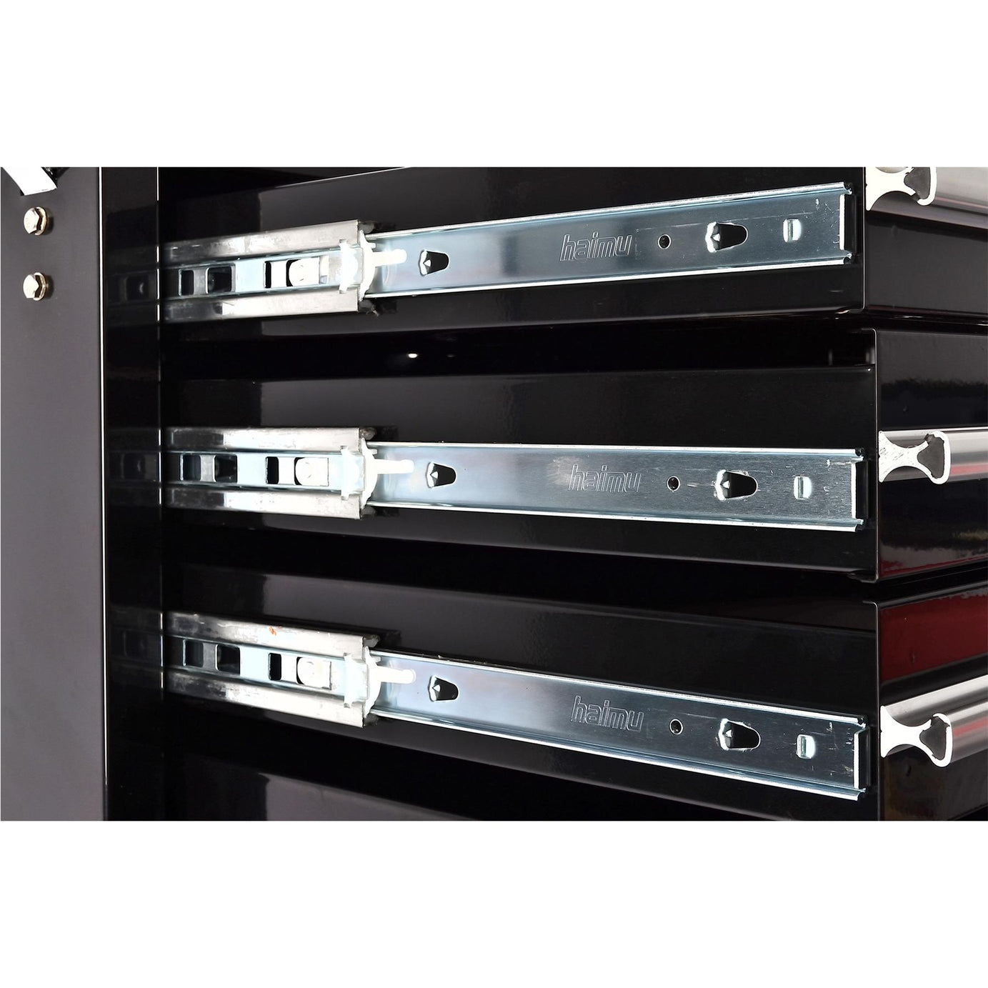 685mm width, 465mm depth, 995mm height