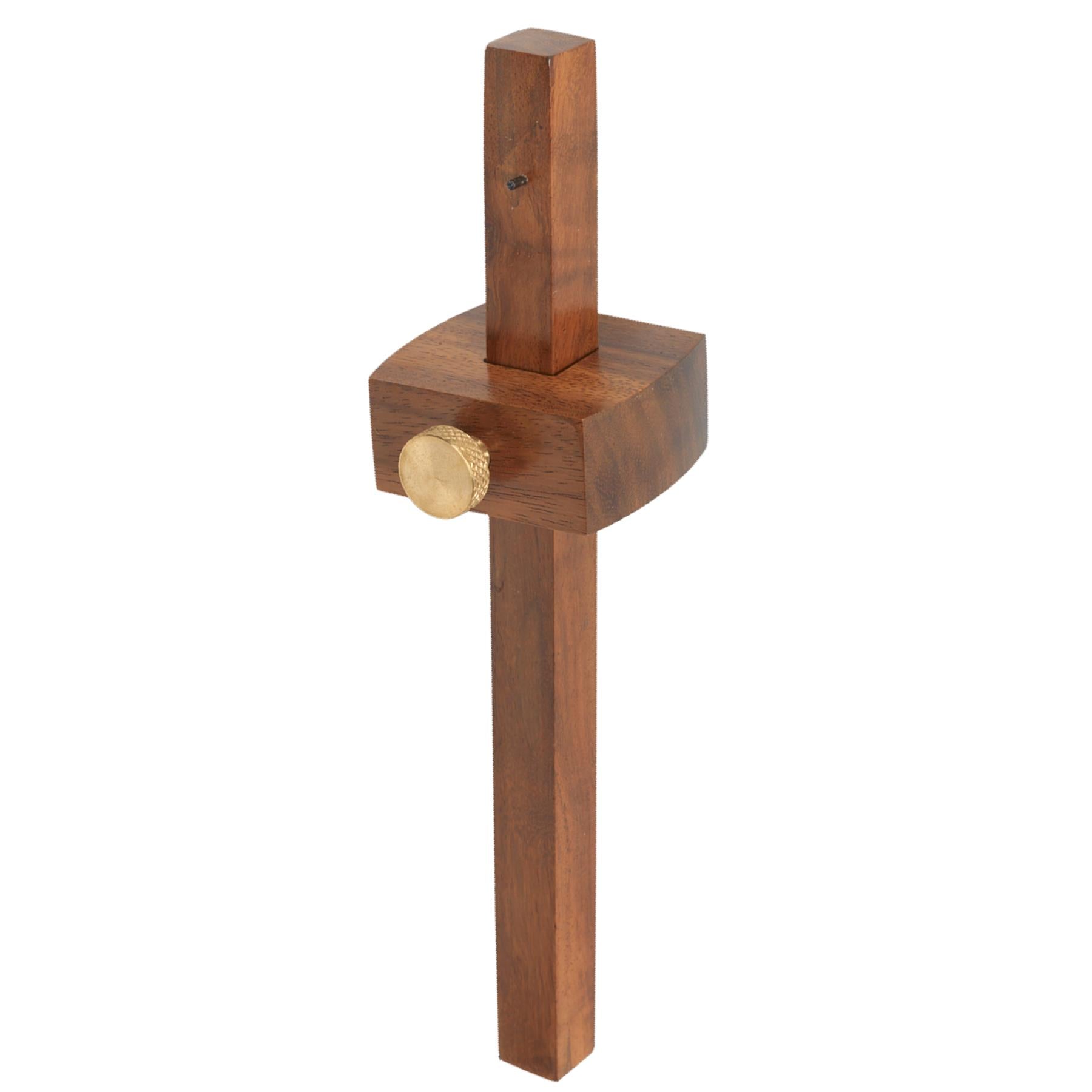 Hardwood Marking Gauge 230mm Constructed with a hardwood body Sealey