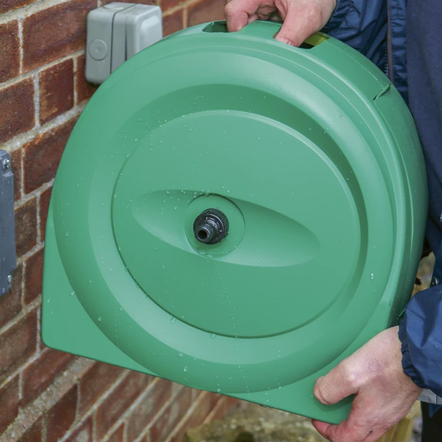 Water Hose Reel 20m. Auto-Rewind Control Garden Hose Reel.Sealey