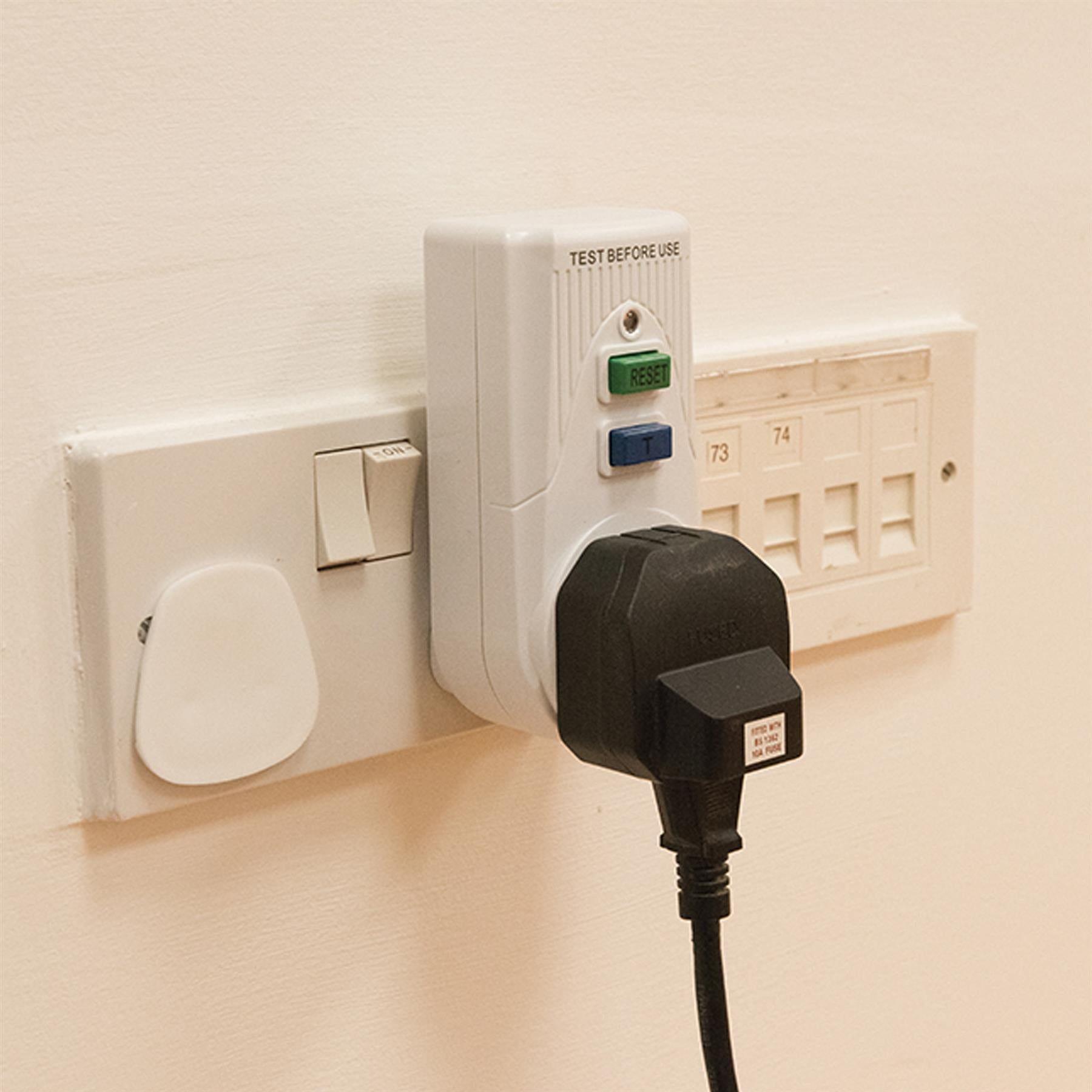 Plug-In Active Rcd 13A Uk 250V~ 50Hz Prevents Electric Shock From Faulty Devices