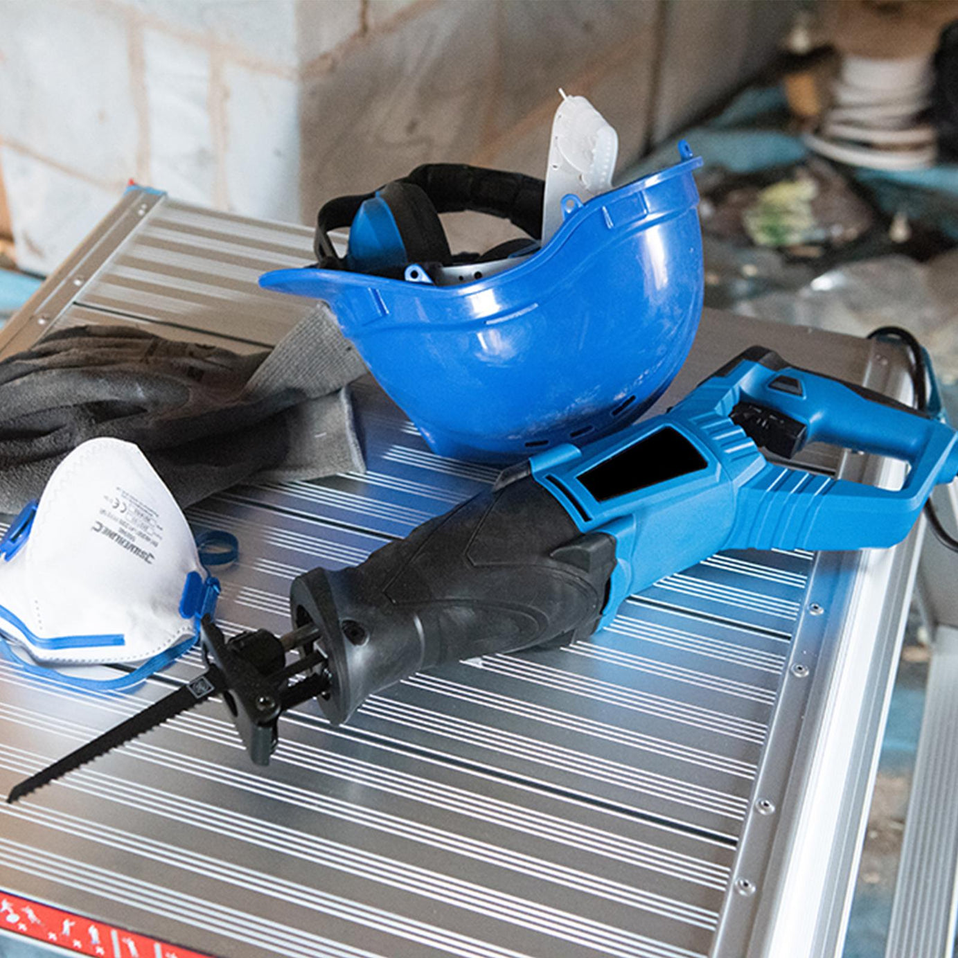 800W Reciprocating Saw Variable Speed Trigger With Wood-Cutting Blade 180mm