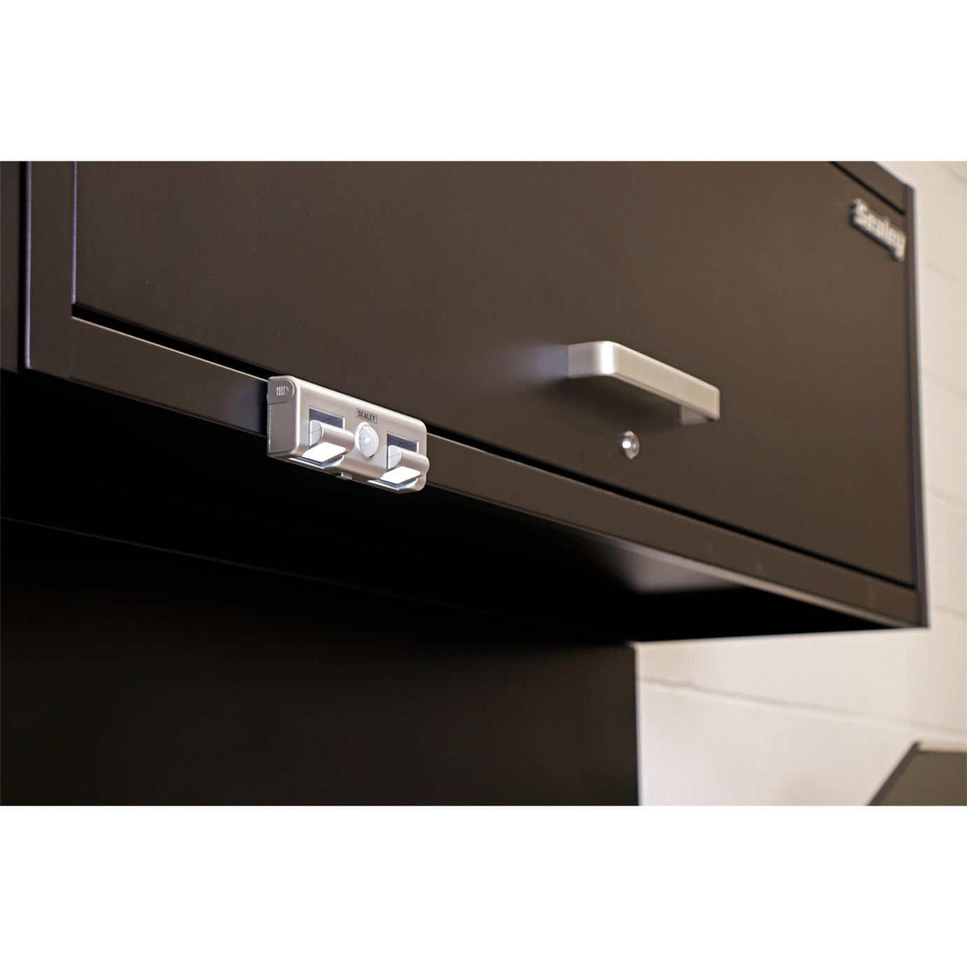 Sealey Auto Light 1W LED With PIR Sensor 3 x AA Cell