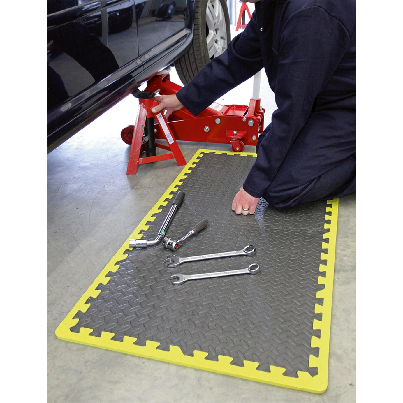 Sealey Interlocking Workshop Mat Set 1240x1825mm with Hi-Vis Edges