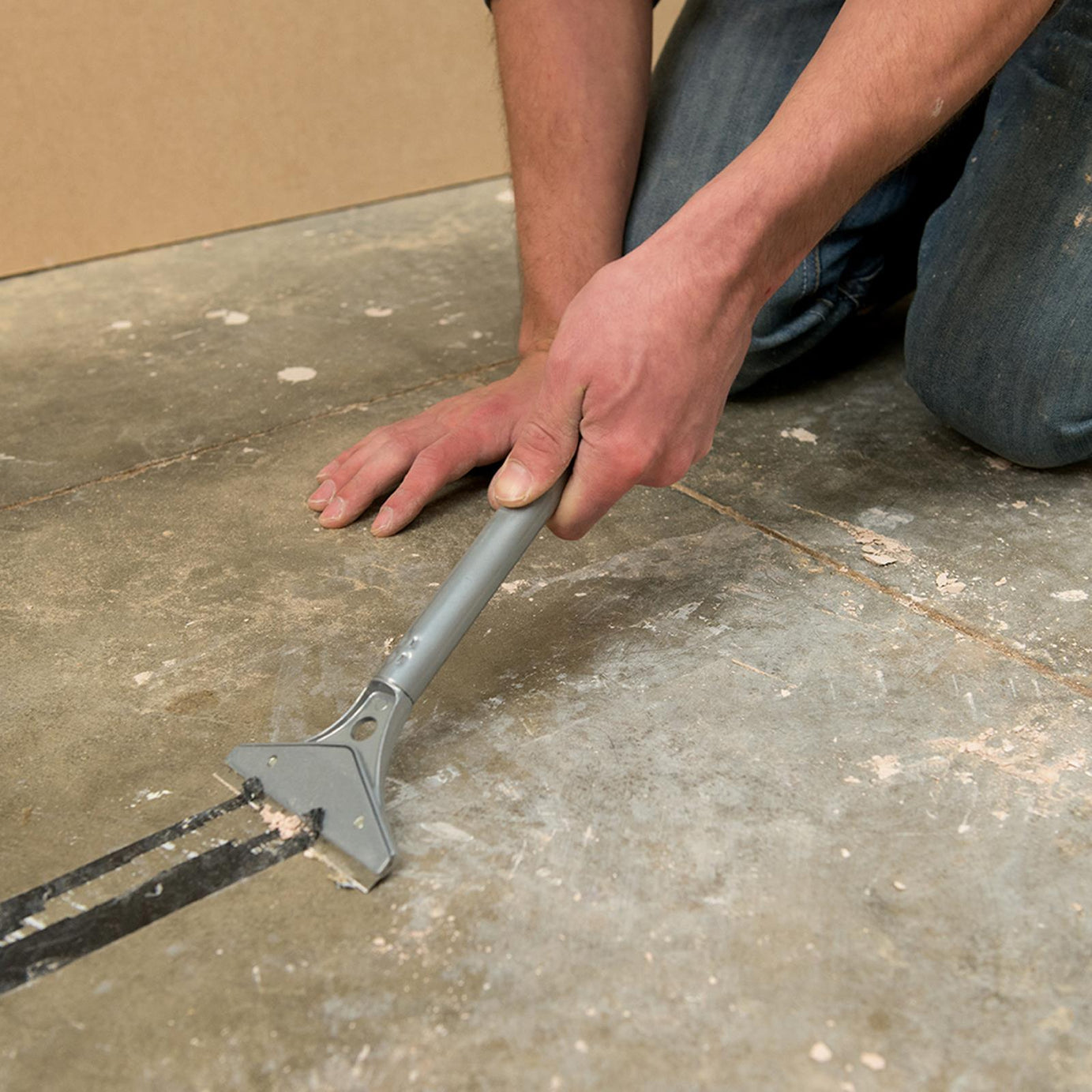 Heavy Duty Scraper 100mm Blade For Removing Paint, Wall Coverings & Floor Tiles